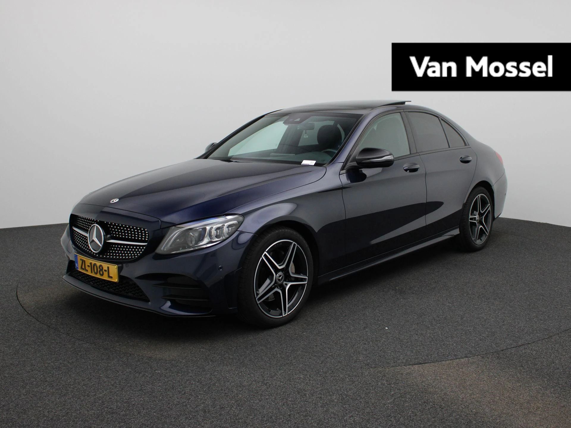 Mercedes-Benz-C-Klasse-image-0