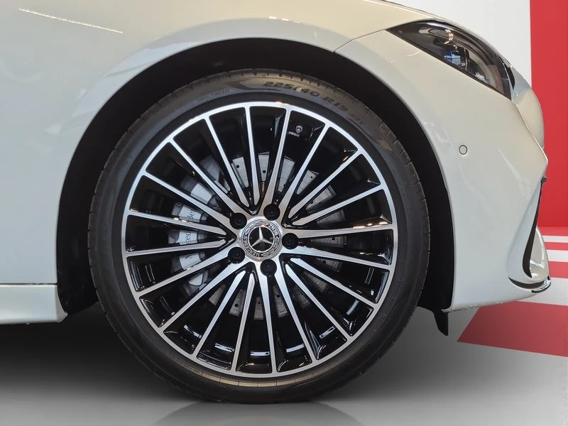 Mercedes-Benz-C-Klasse 300-image-5