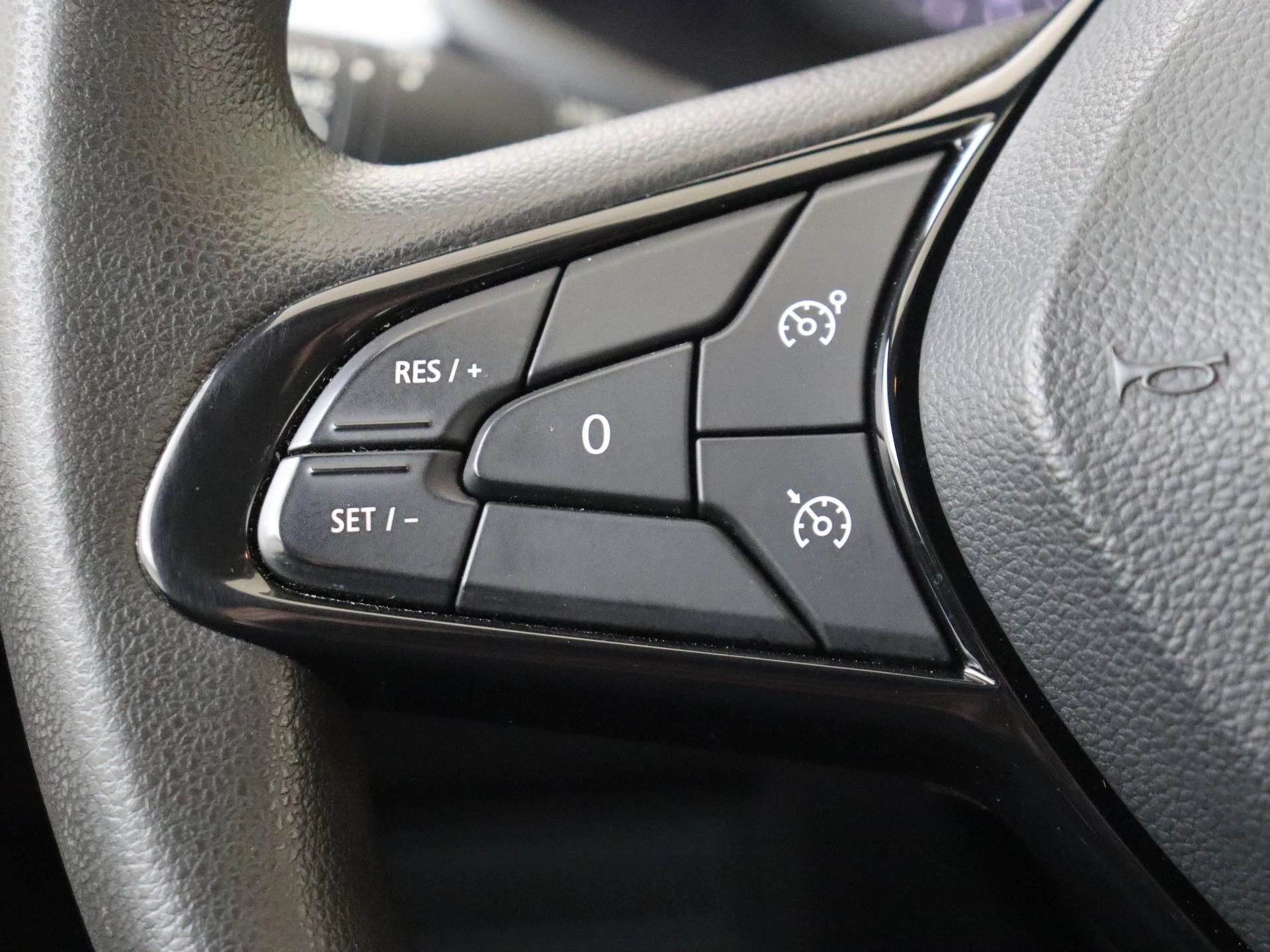 Renault-Captur-image-16
