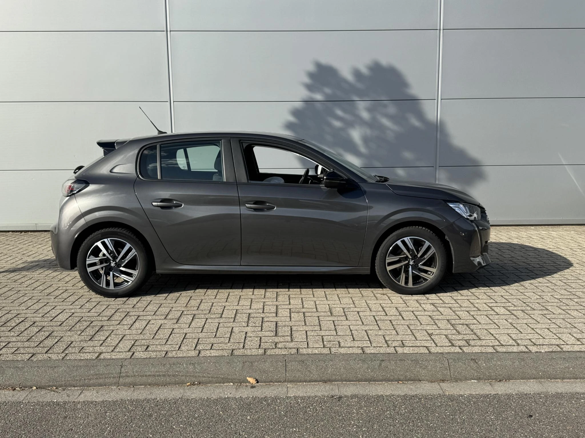Peugeot-208-image-6