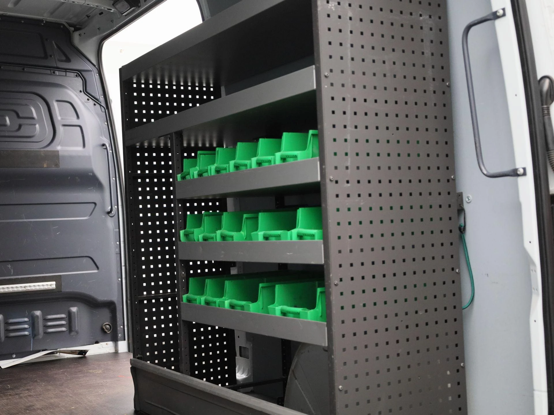 Mercedes-Benz-Sprinter-image-15
