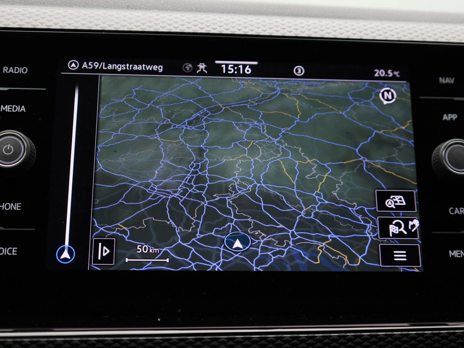 Volkswagen-Polo-image-17