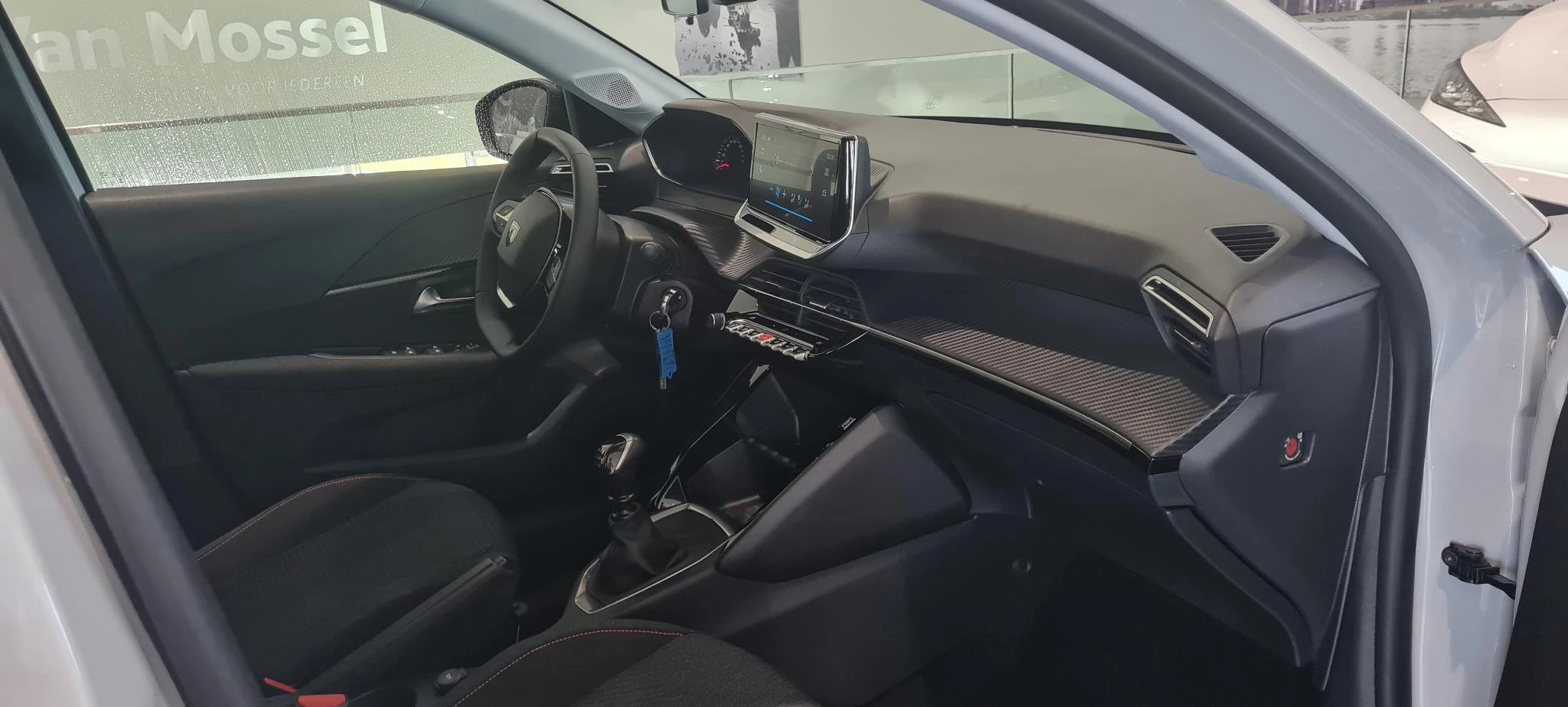Peugeot-208-image-11