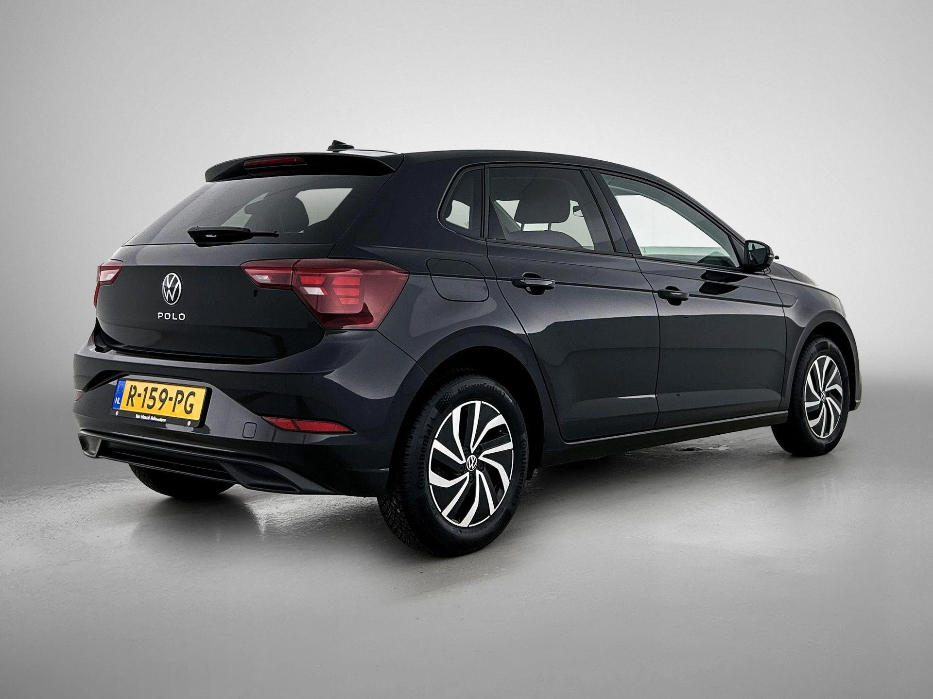 Volkswagen-Polo-image-3