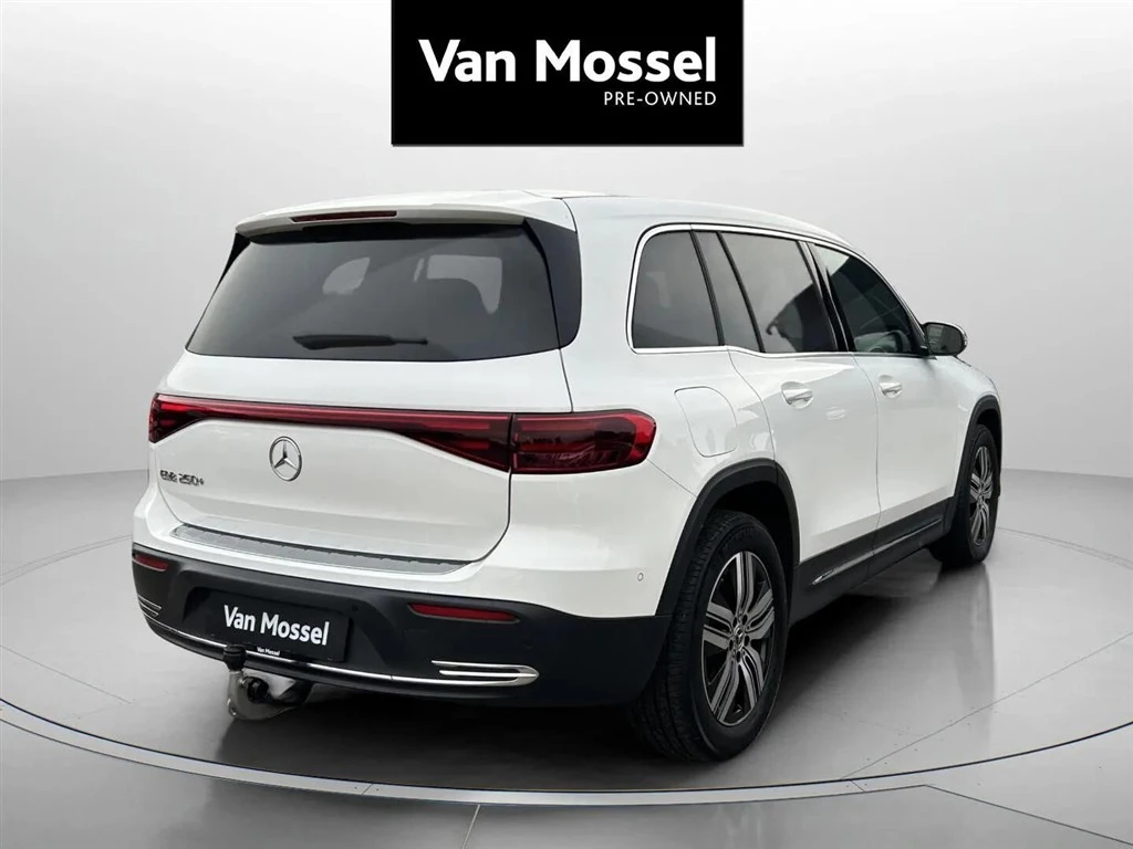 Mercedes-Benz-EQB-image-4