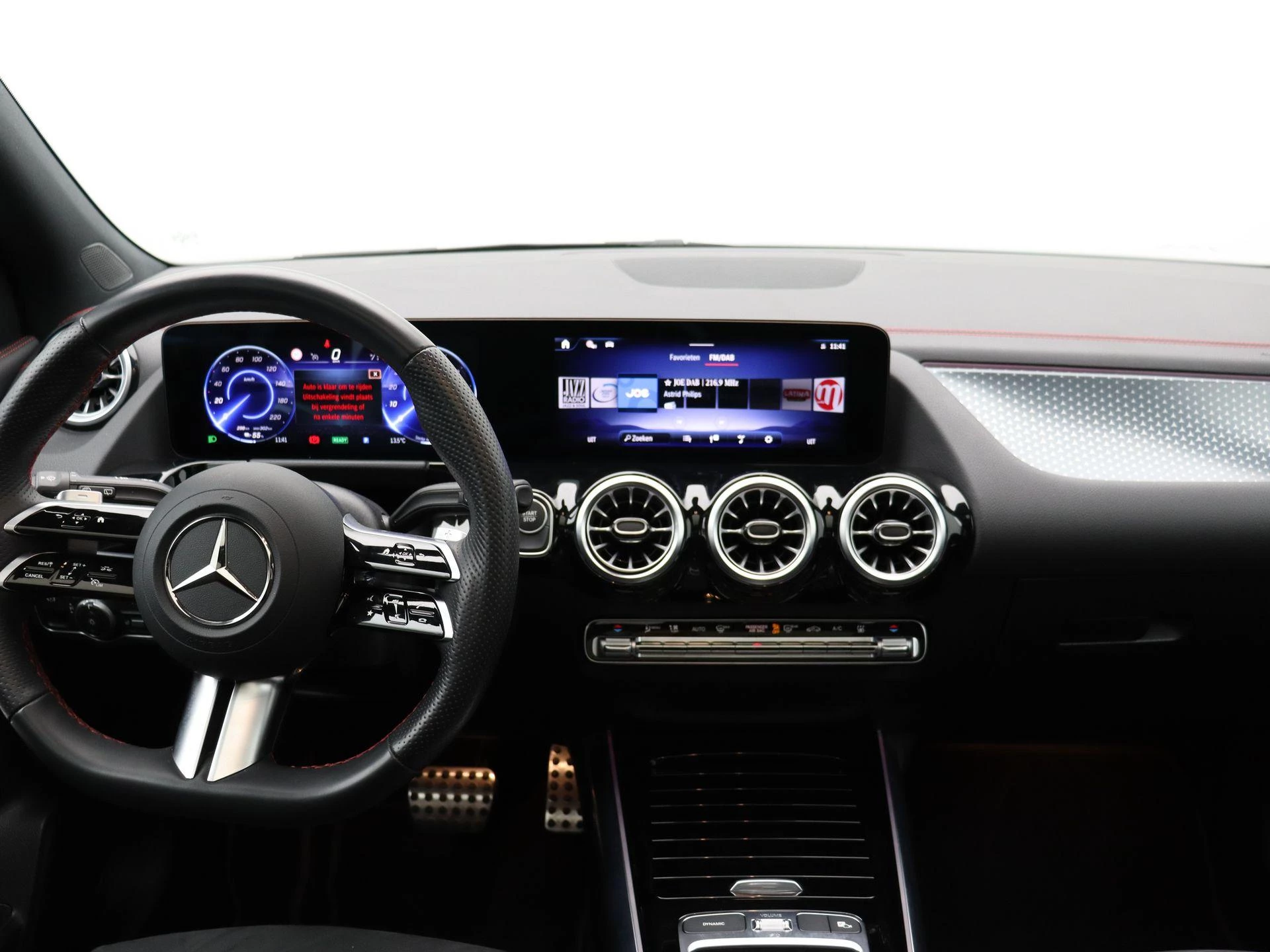 Mercedes-Benz-EQA-image-17