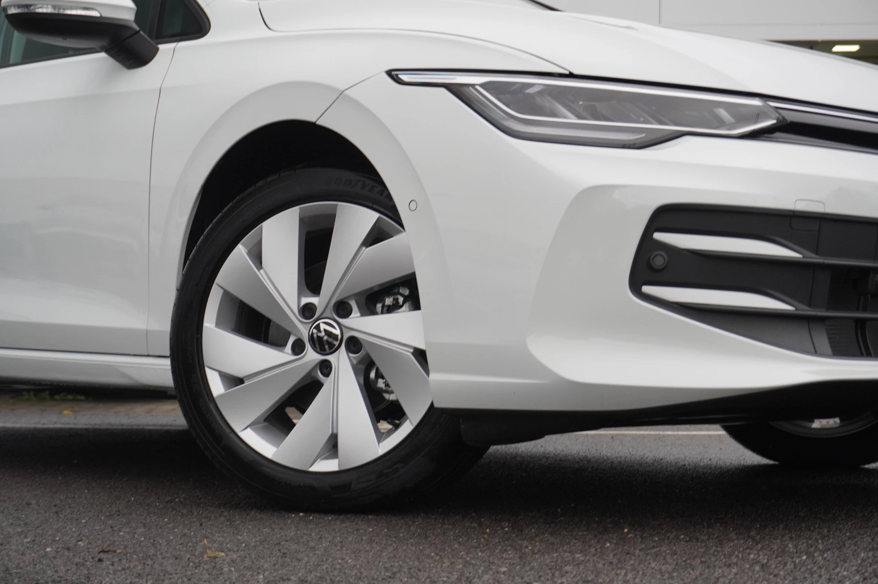 Volkswagen-Golf-image-23