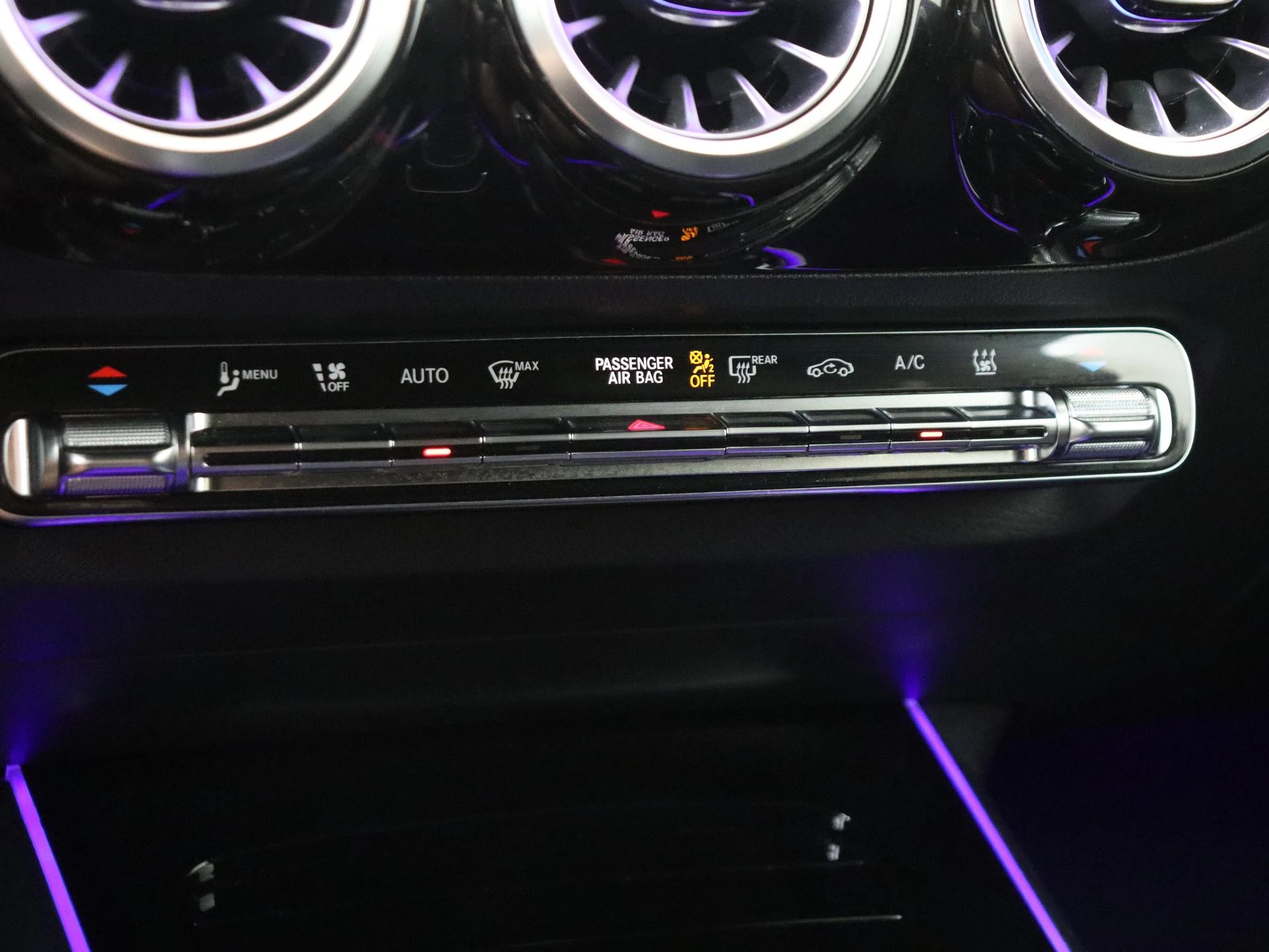 Mercedes-Benz-EQA-image-19