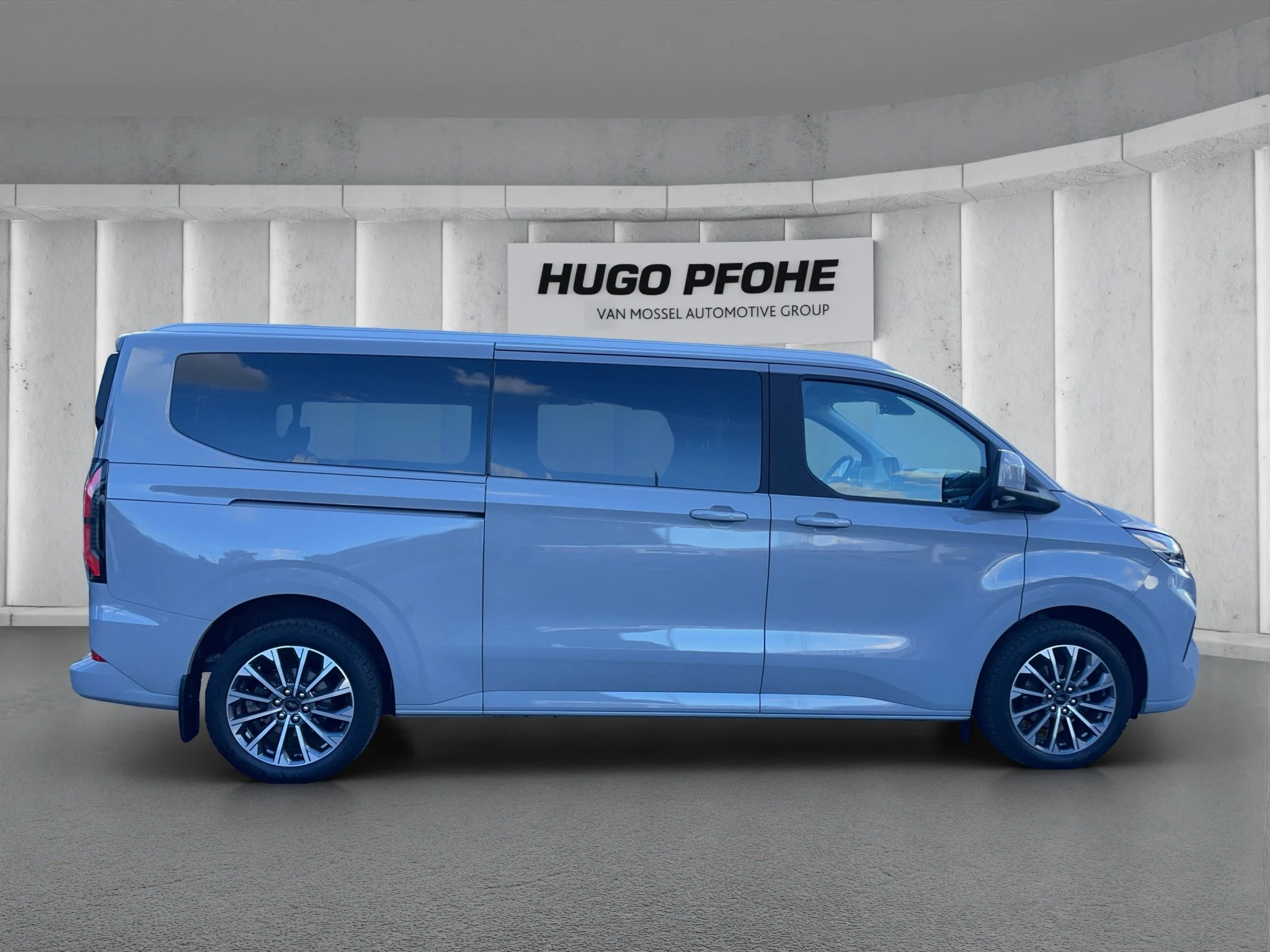 Ford-Tourneo Custom-image-5