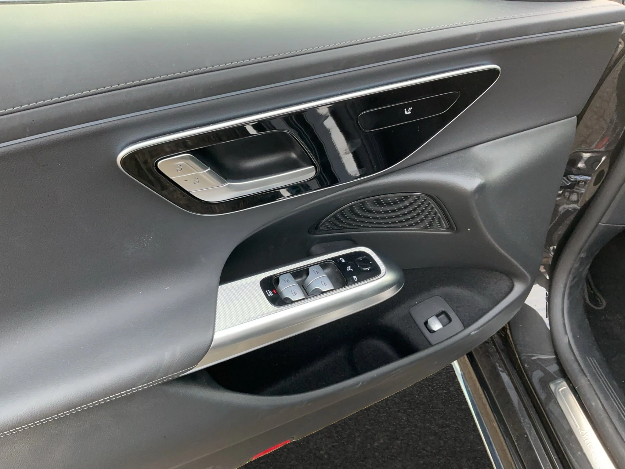 Mercedes-Benz-E-Klasse-image-15