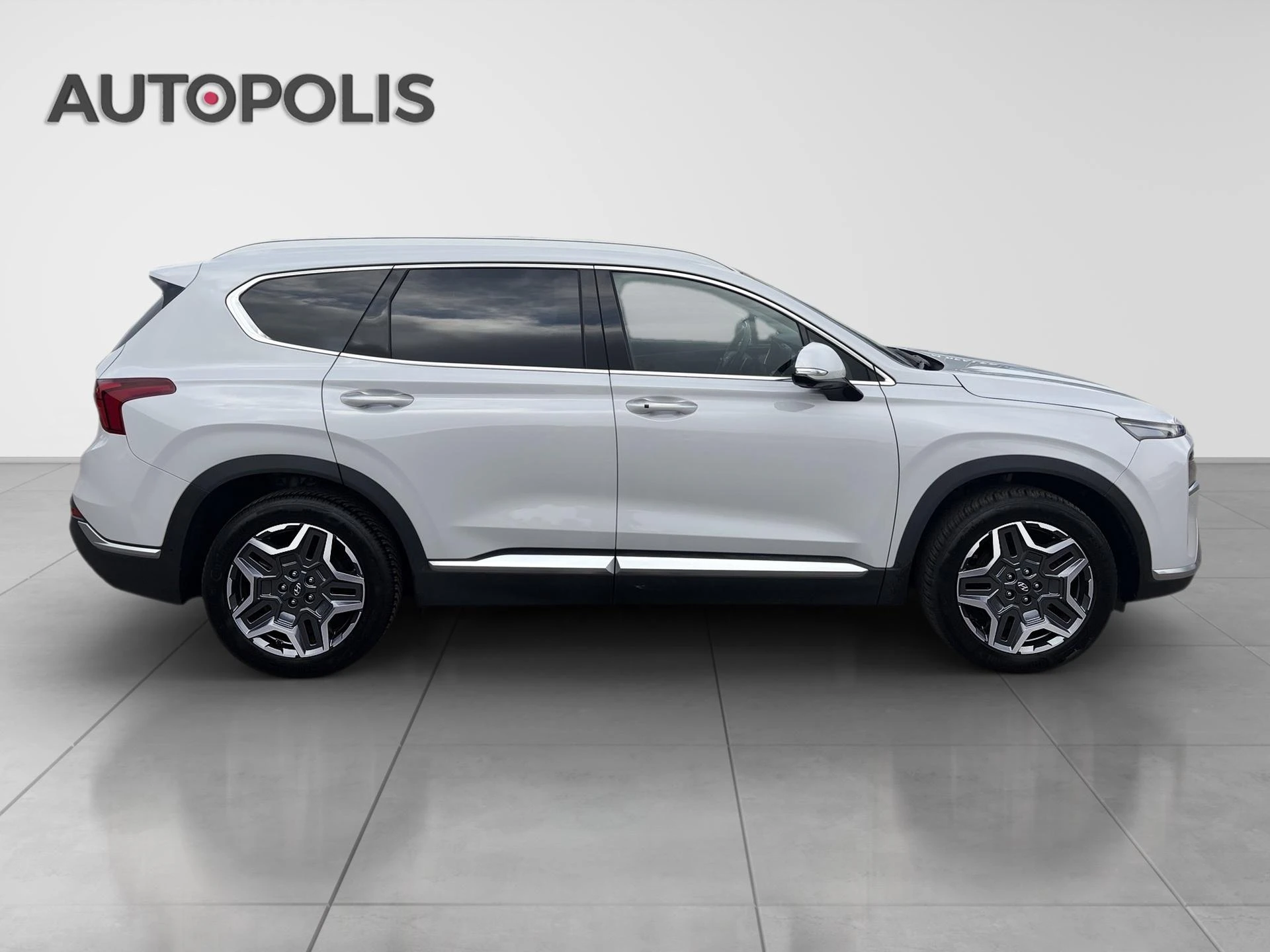 Hyundai-Santa Fe-image-9