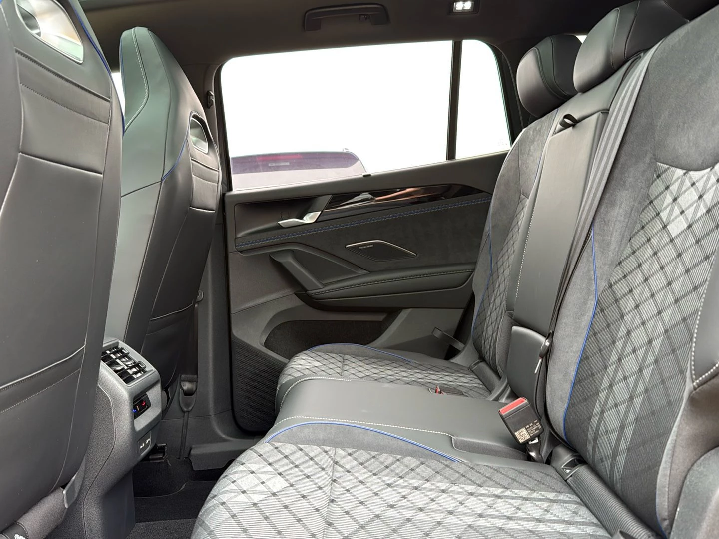 Volkswagen-Tayron-image-6