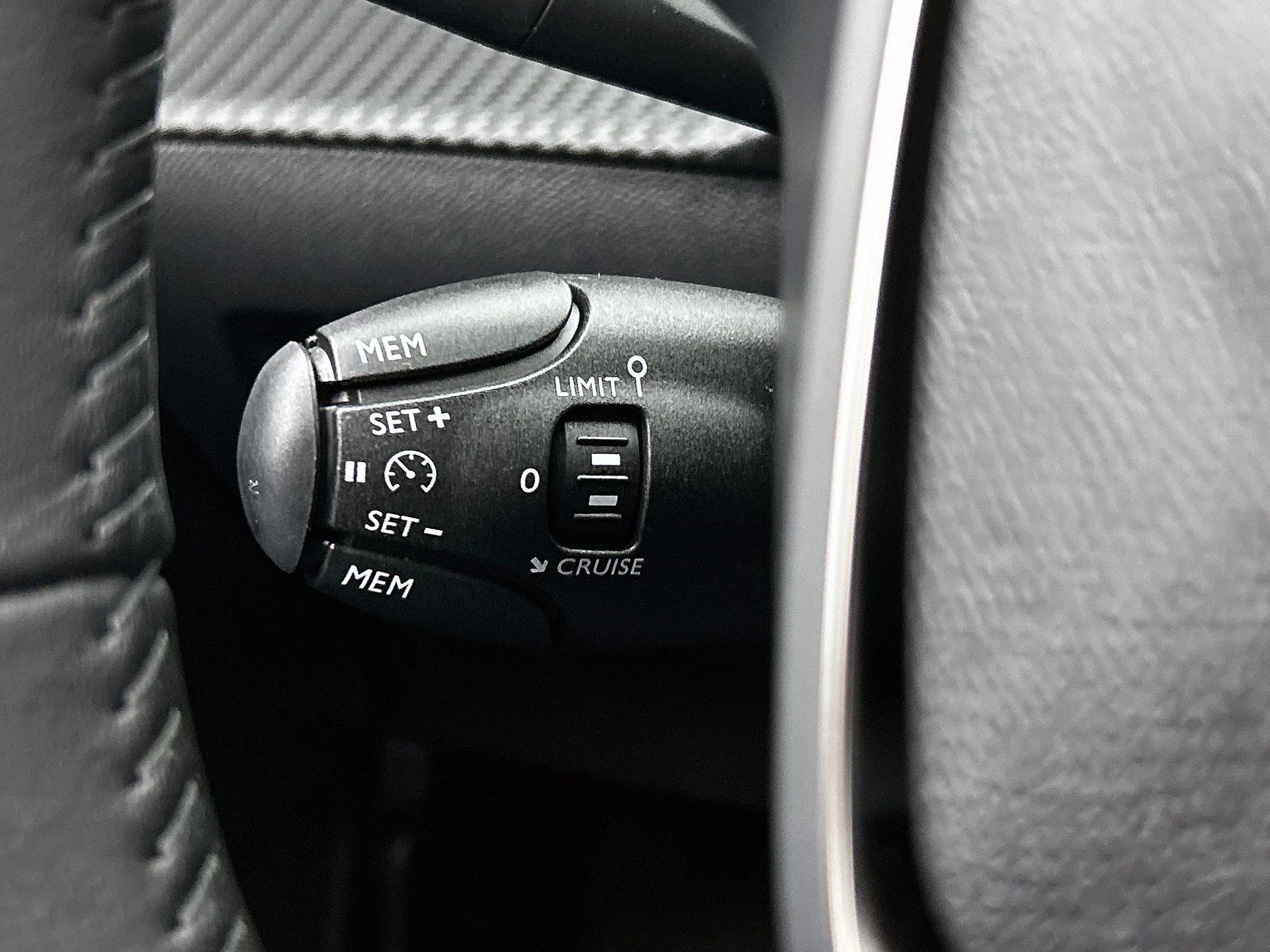 Peugeot 208 1.2 100 Allure