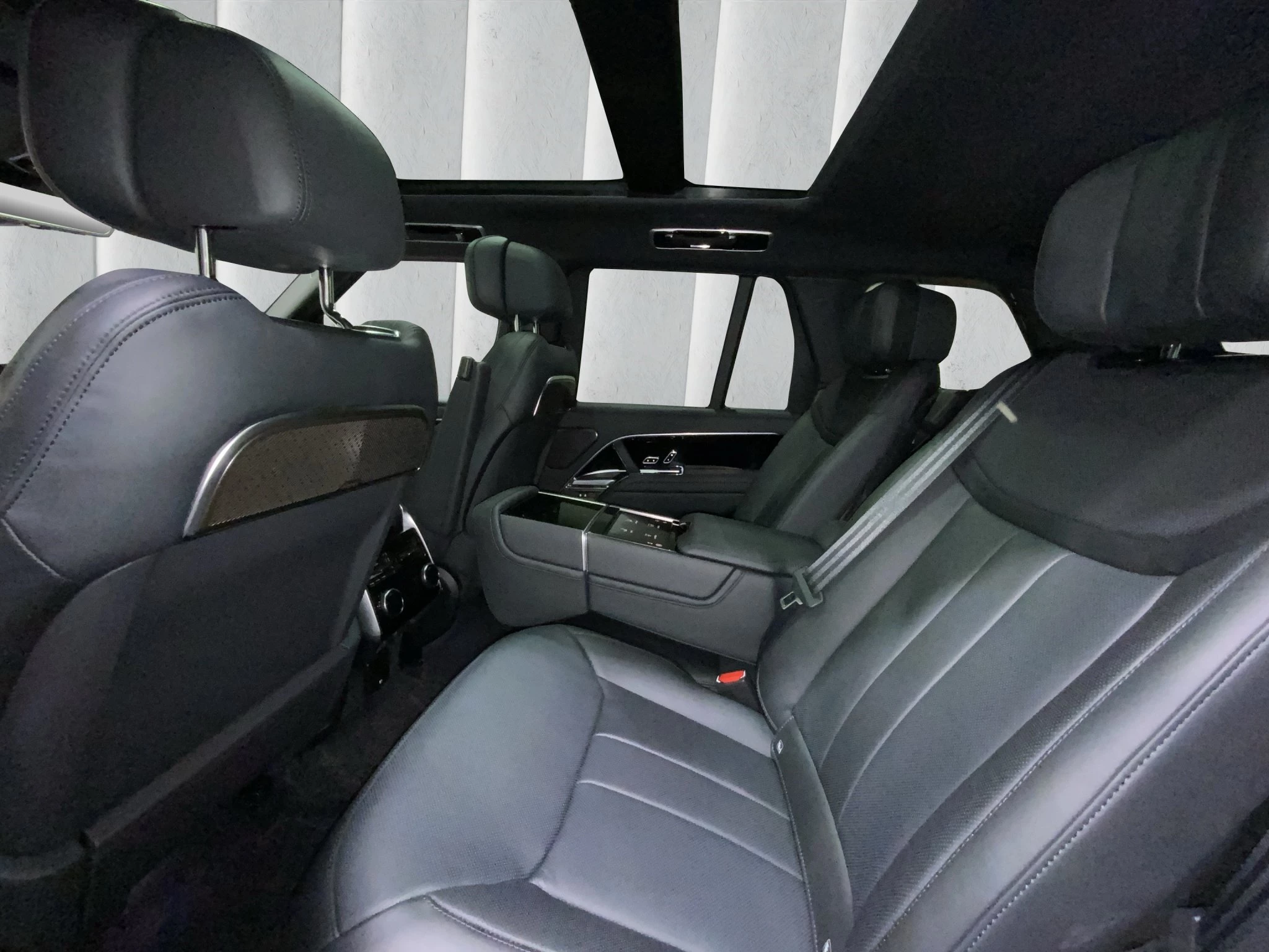Land Rover-Range Rover-image-7