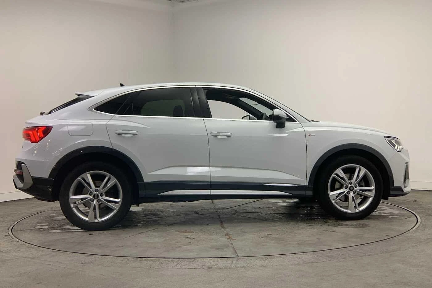 Audi-Q3-image-3