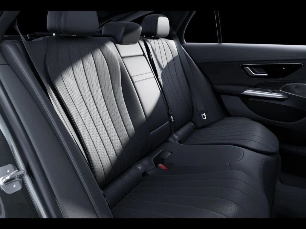 Mercedes-Benz-E-Klasse 450 d-image-10