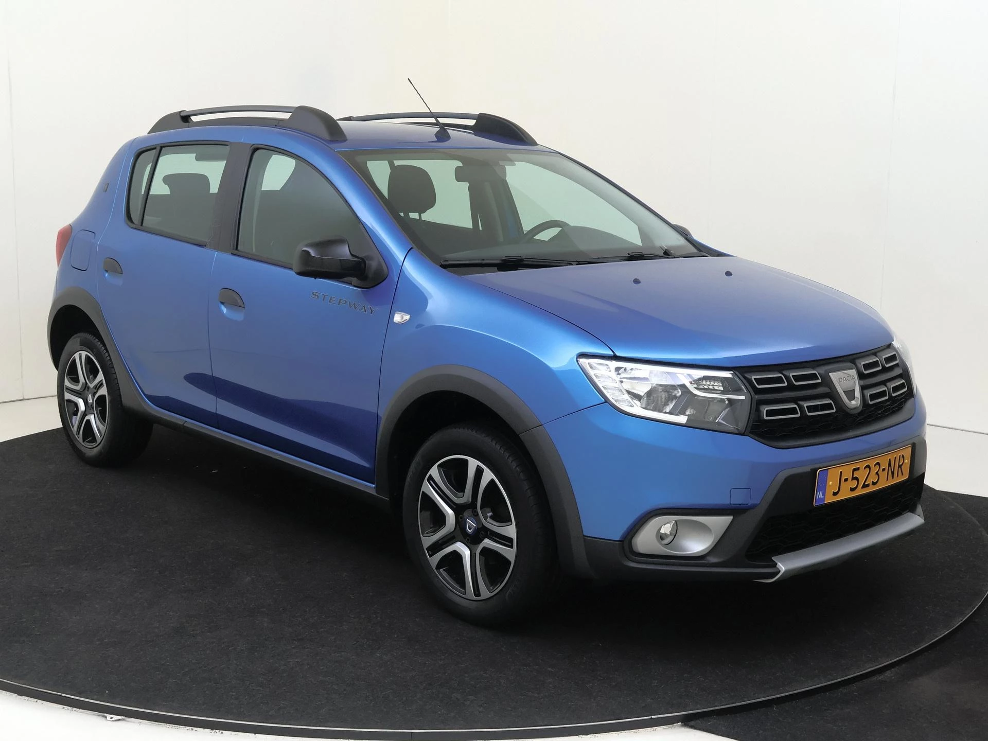 Dacia-Sandero Stepway-image-1