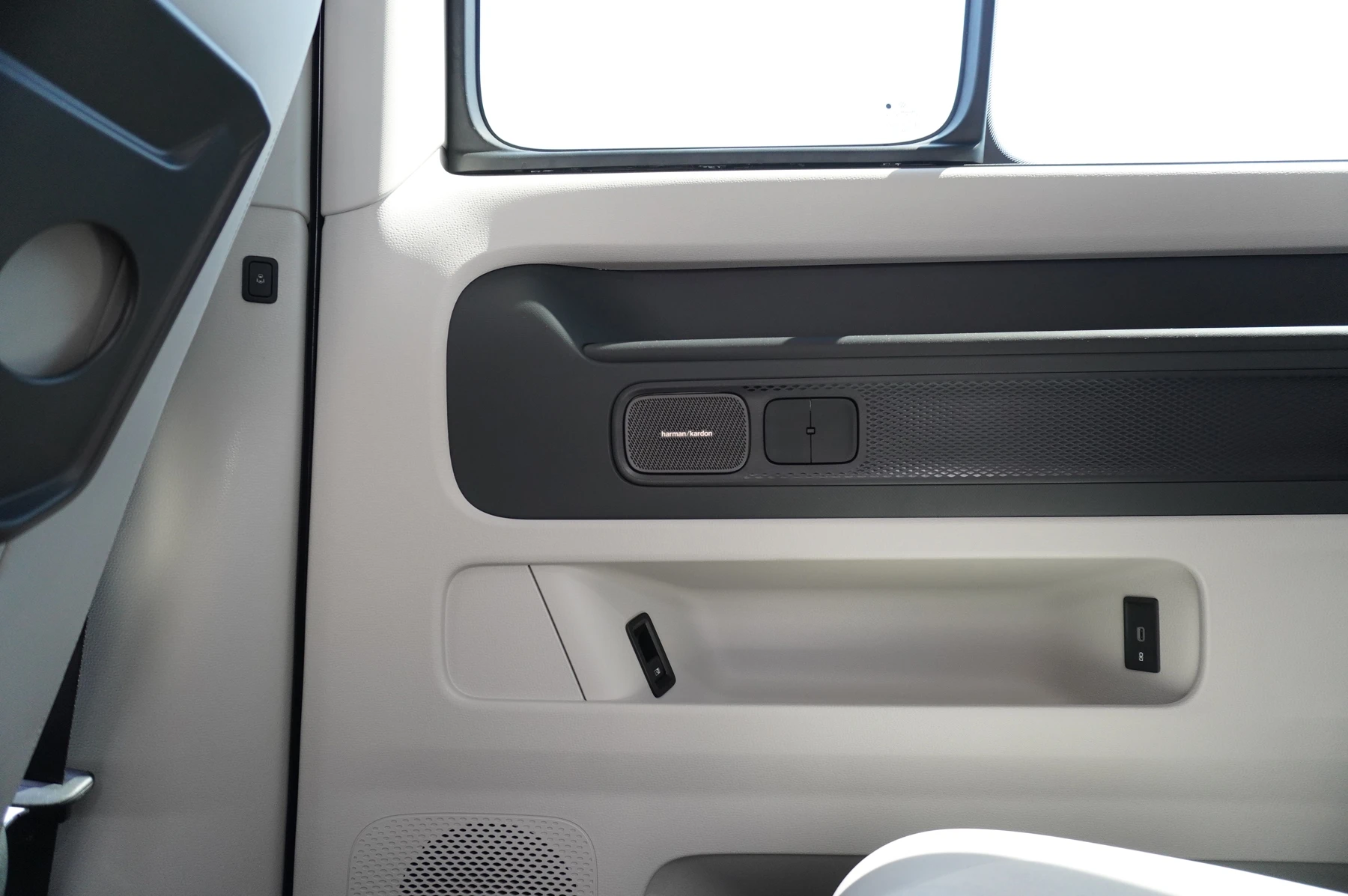 Volkswagen-ID. Buzz-image-11