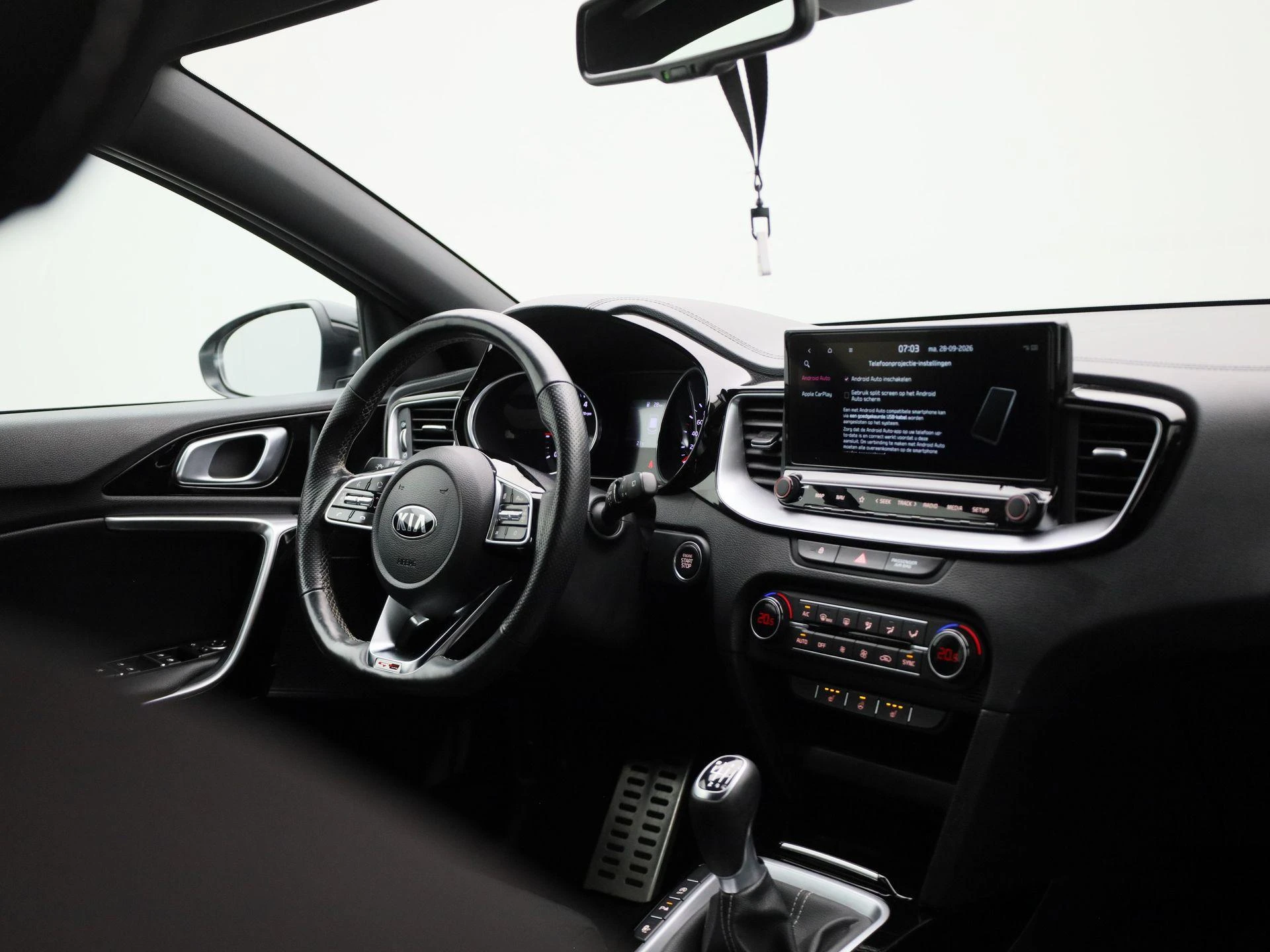 Kia-Ceed Sportswagon-image-33