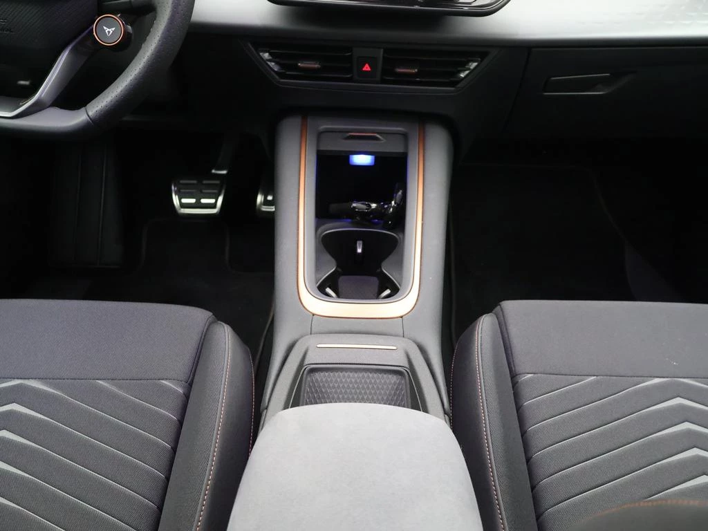 CUPRA Born Born eBoost Business 231pk v 59 kWh * DEMO *