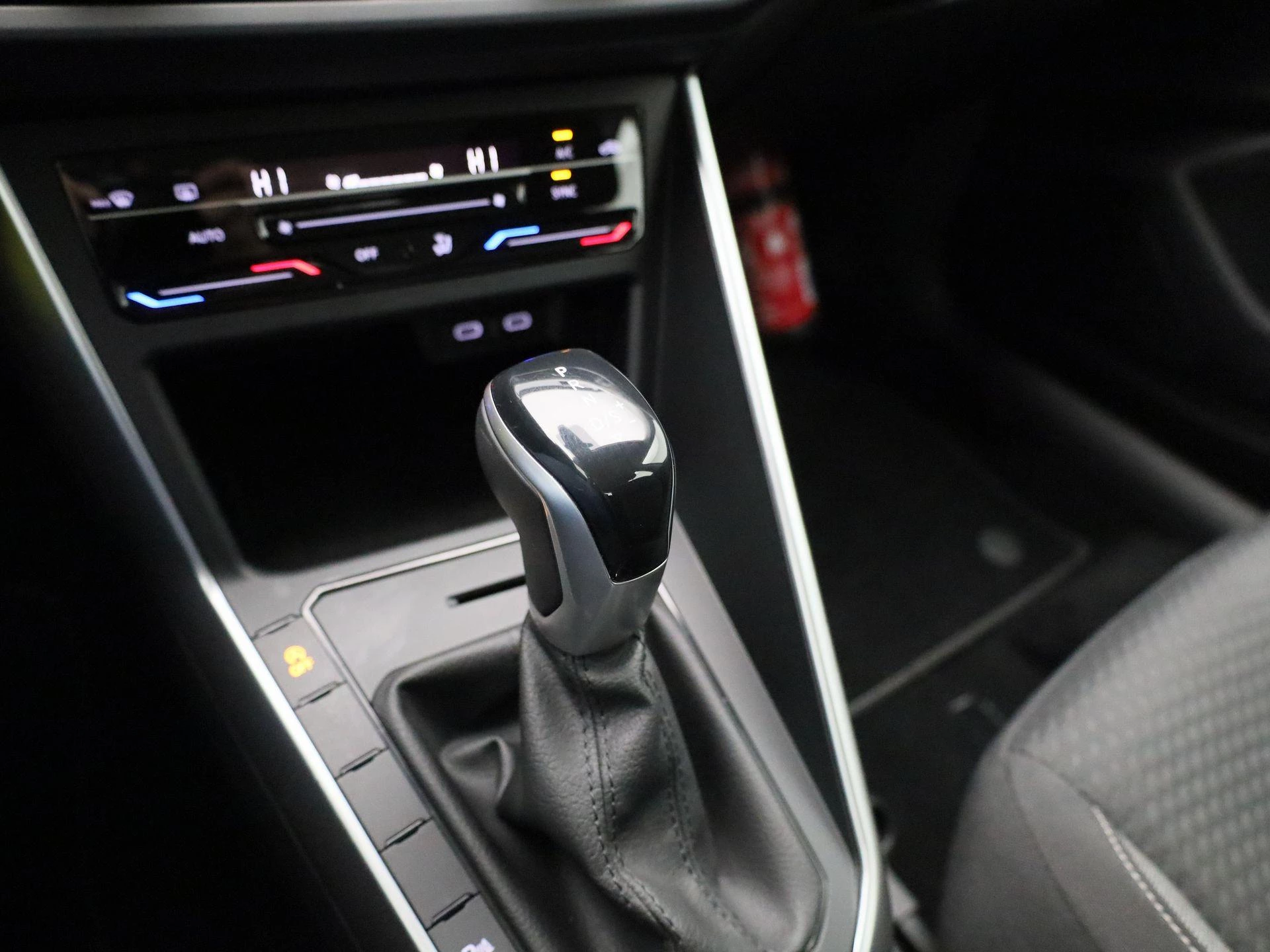 Volkswagen-Polo-image-19