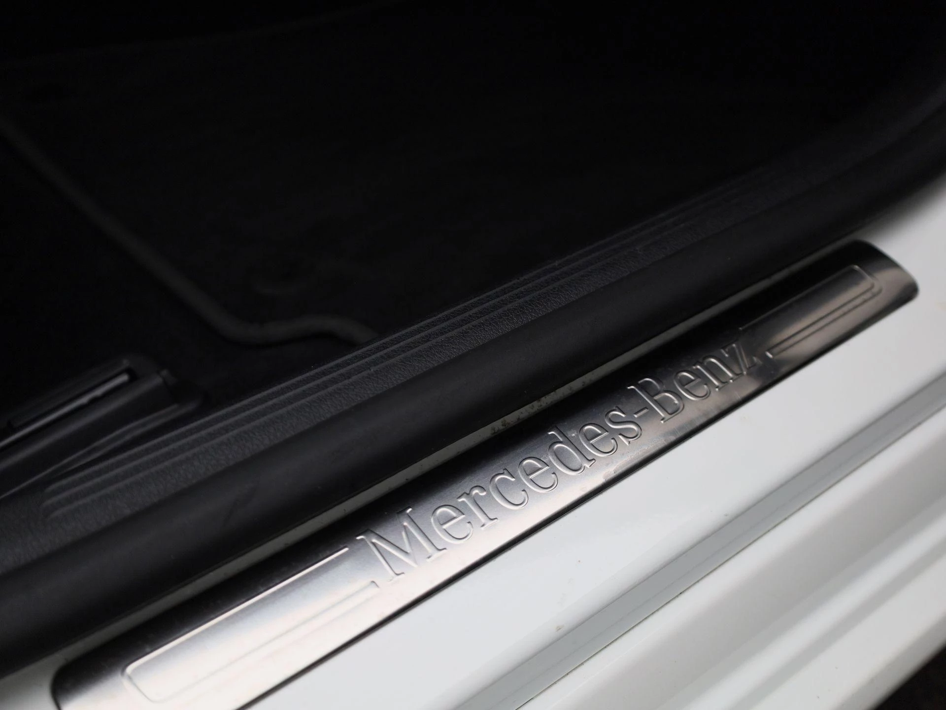 Mercedes-Benz-C-Klasse-image-34