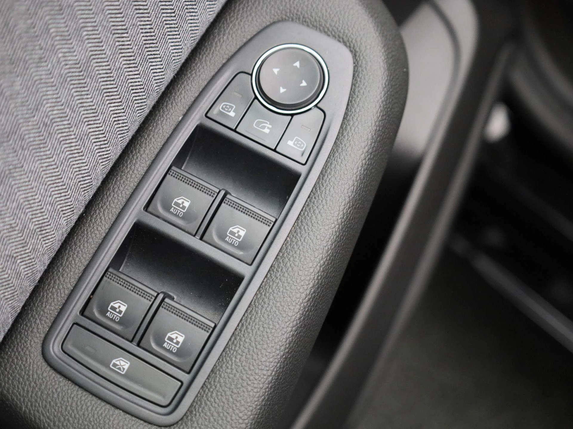 Renault-Clio-image-25
