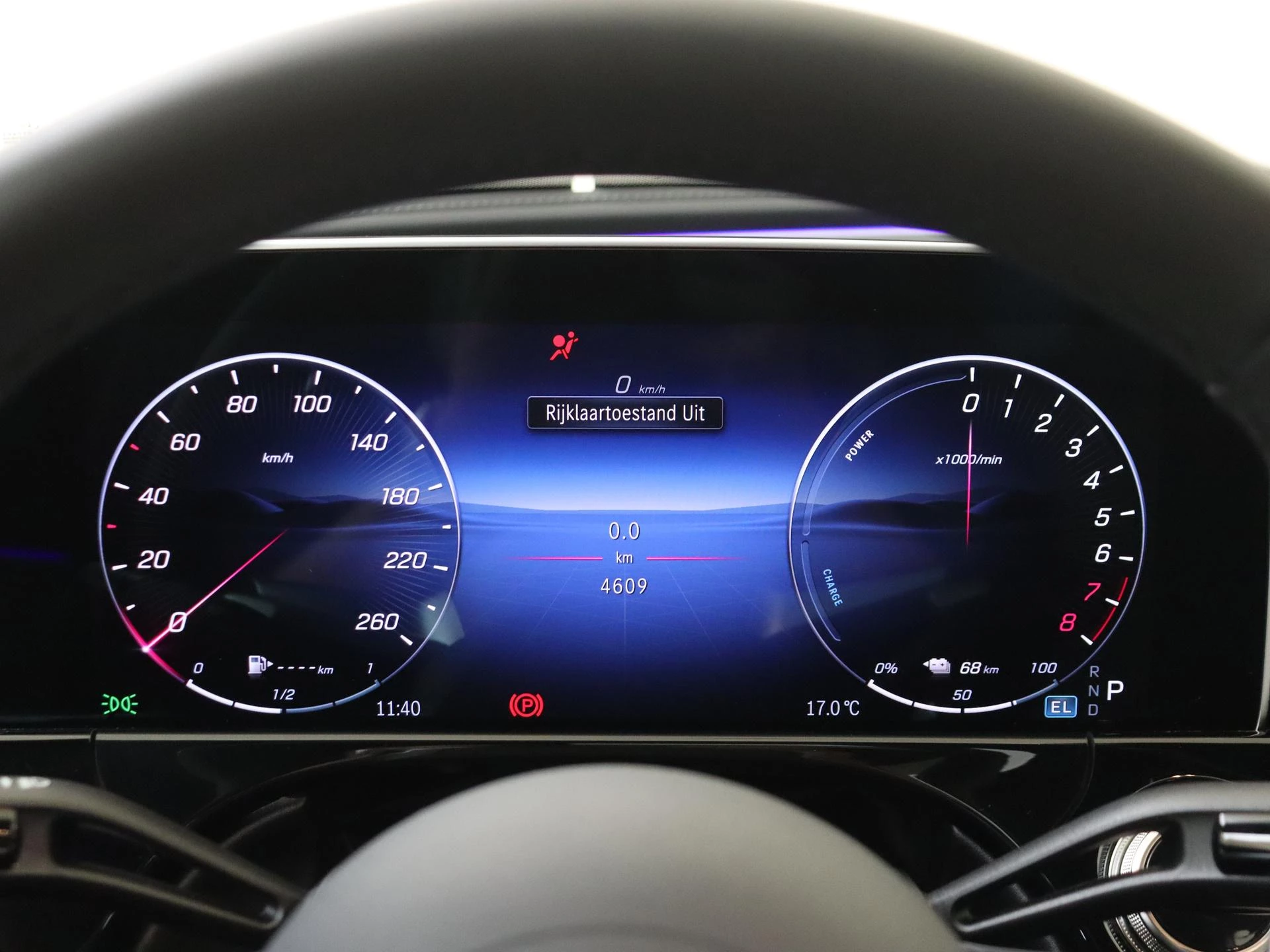 Mercedes-Benz-E-Klasse-image-14