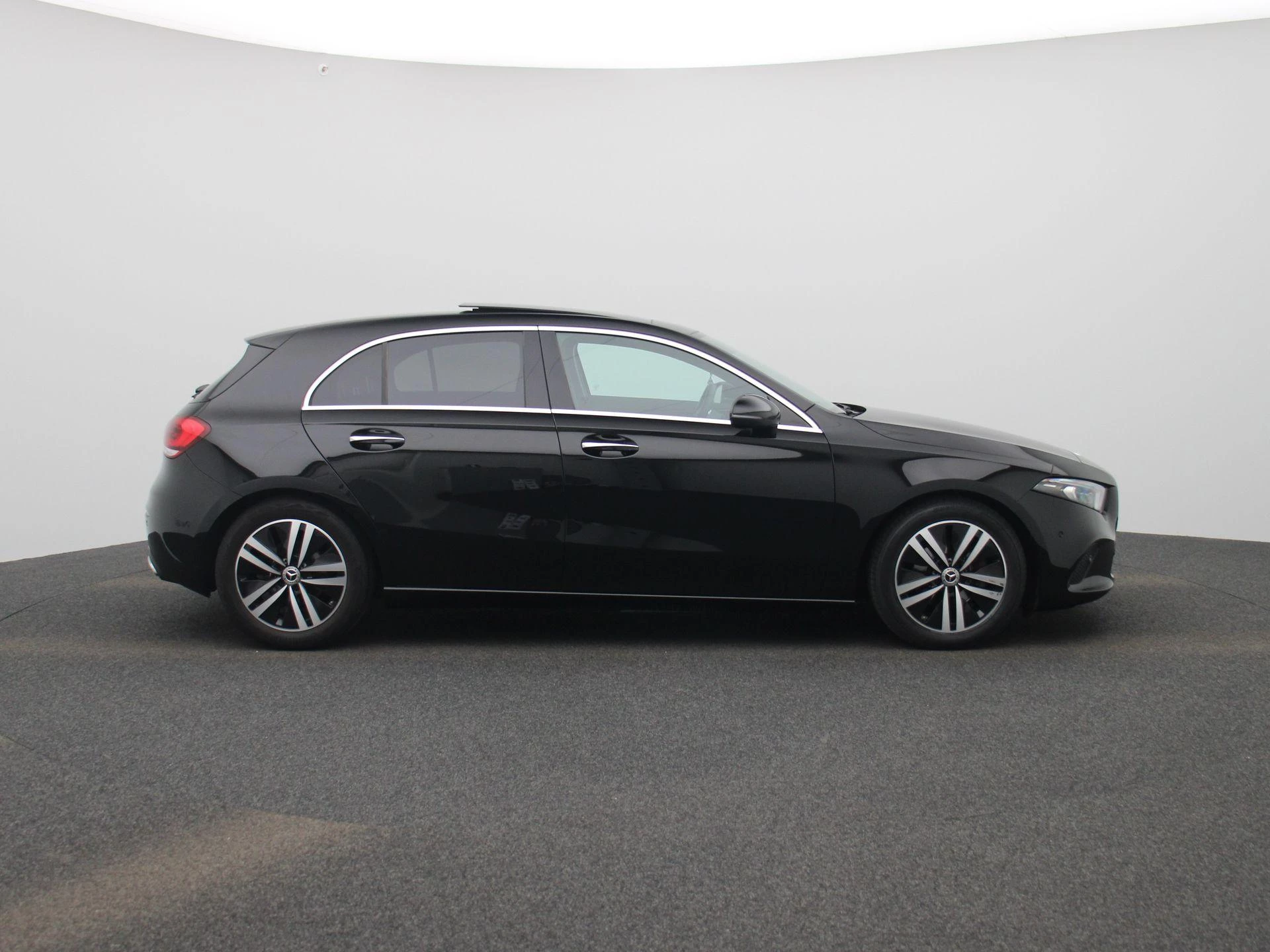 Mercedes-Benz-A-Klasse-image-5