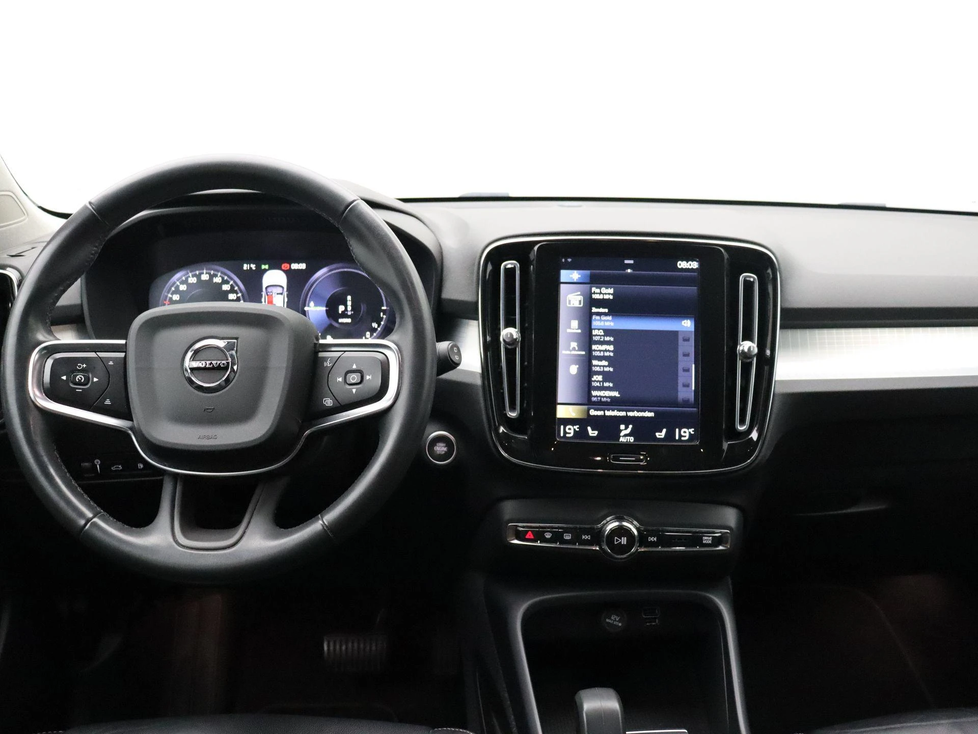 Volvo-XC40-image-17