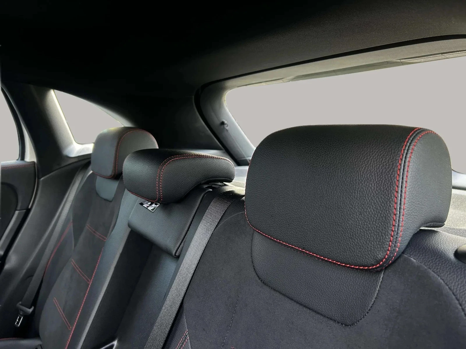 Mercedes-Benz-EQA-image-14