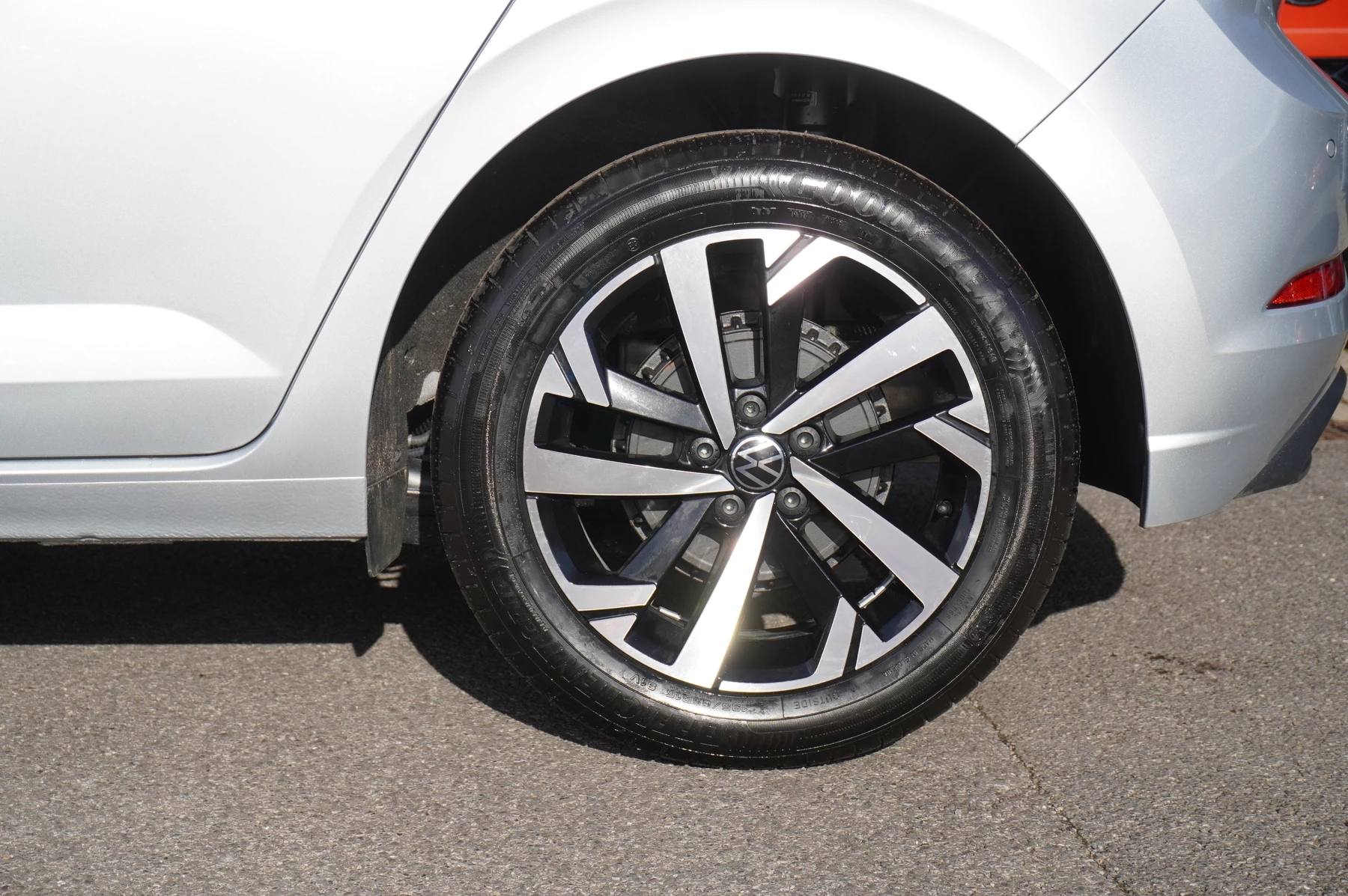 Volkswagen-Polo-image-20