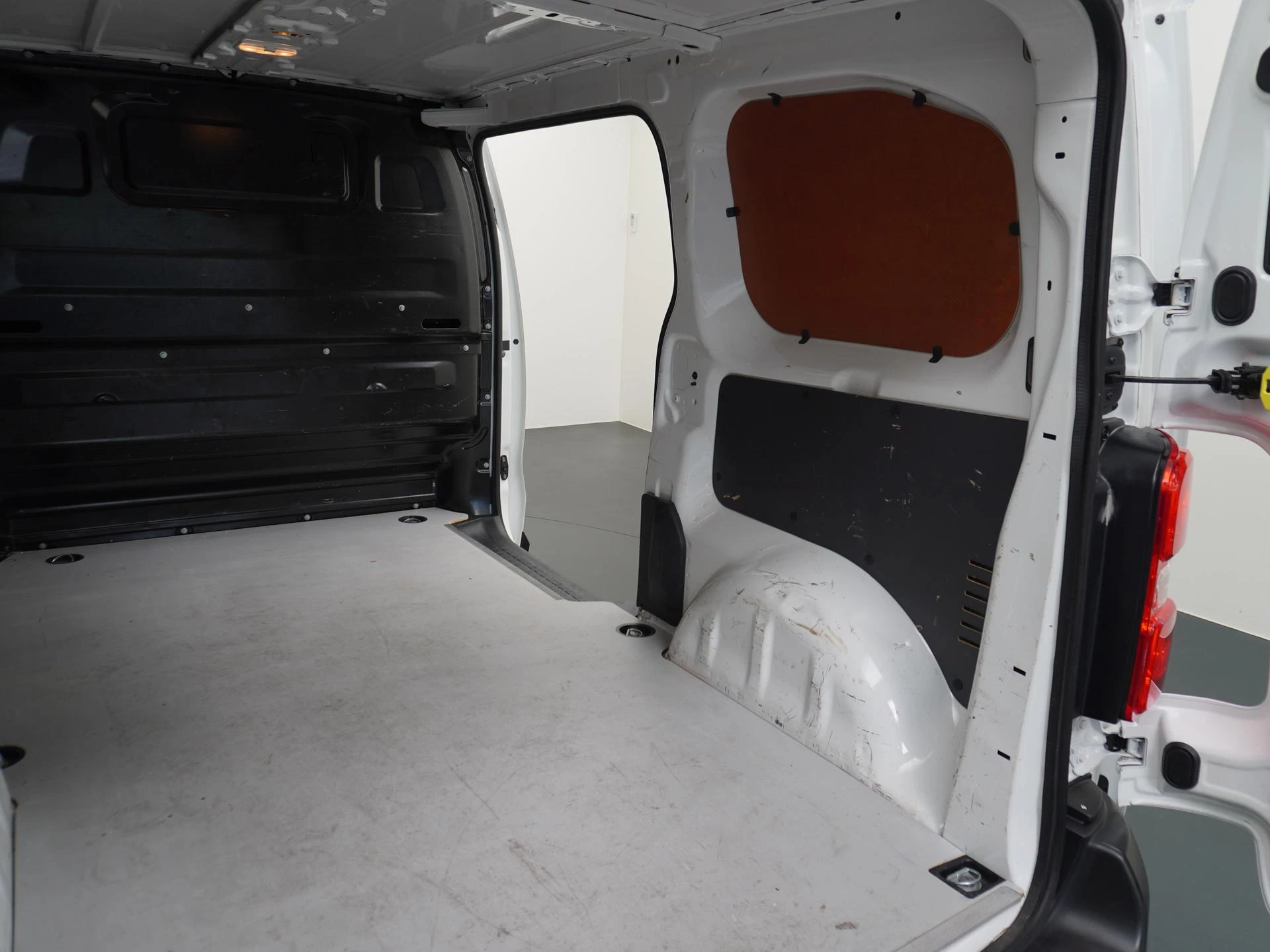 Peugeot-Expert-image-10