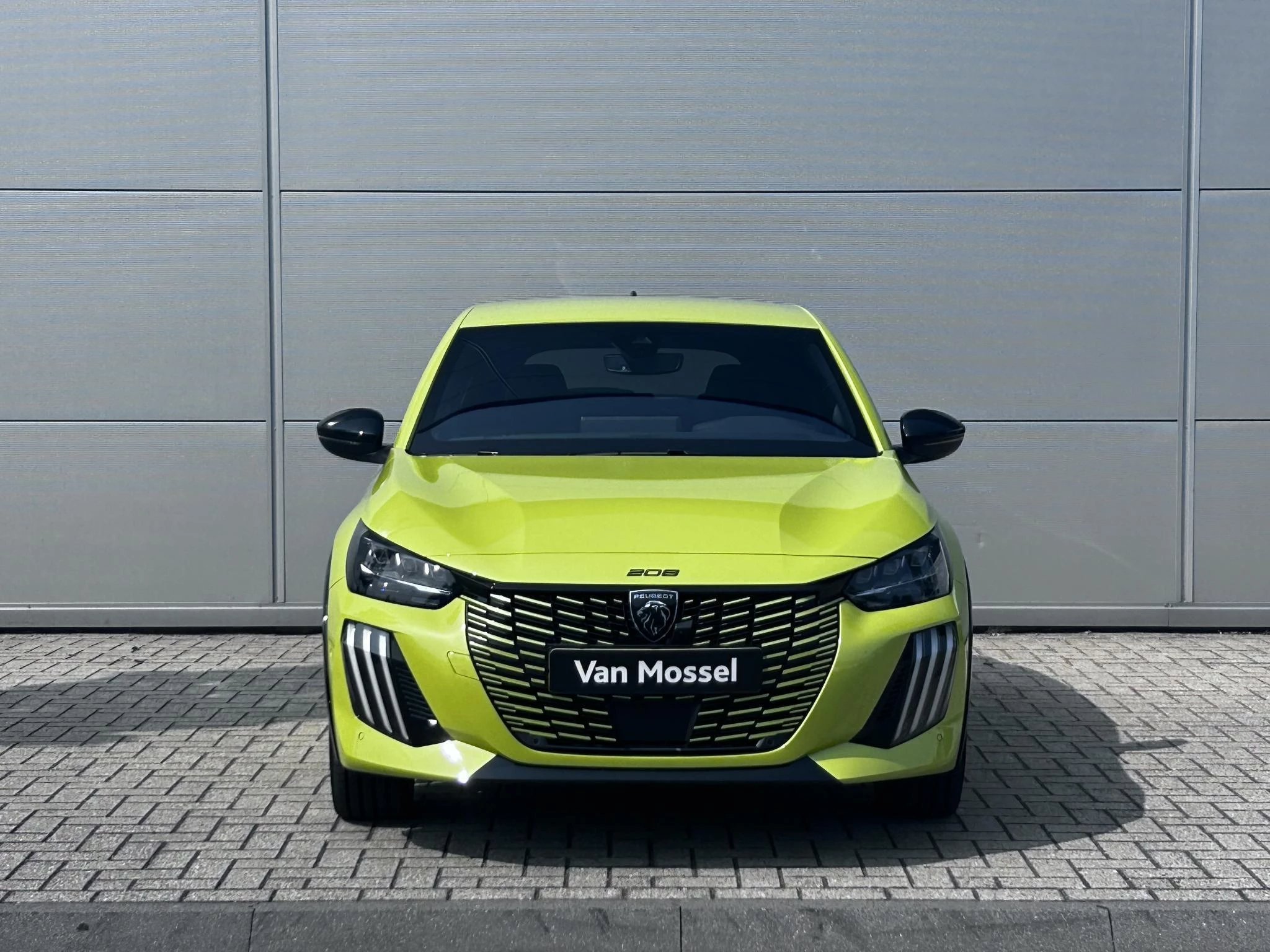 Peugeot-e-208-image-1