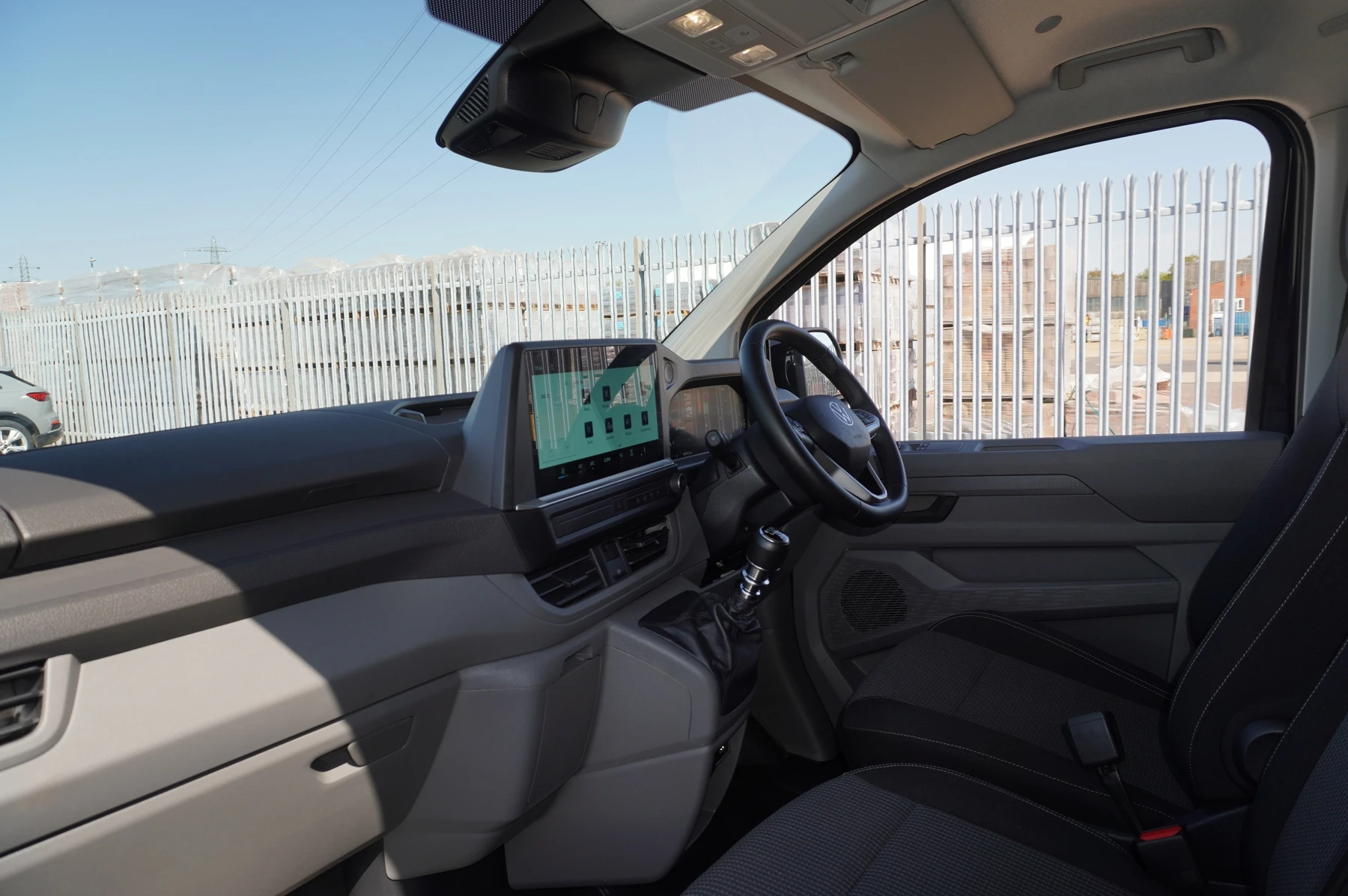 Volkswagen-Transporter-image-1