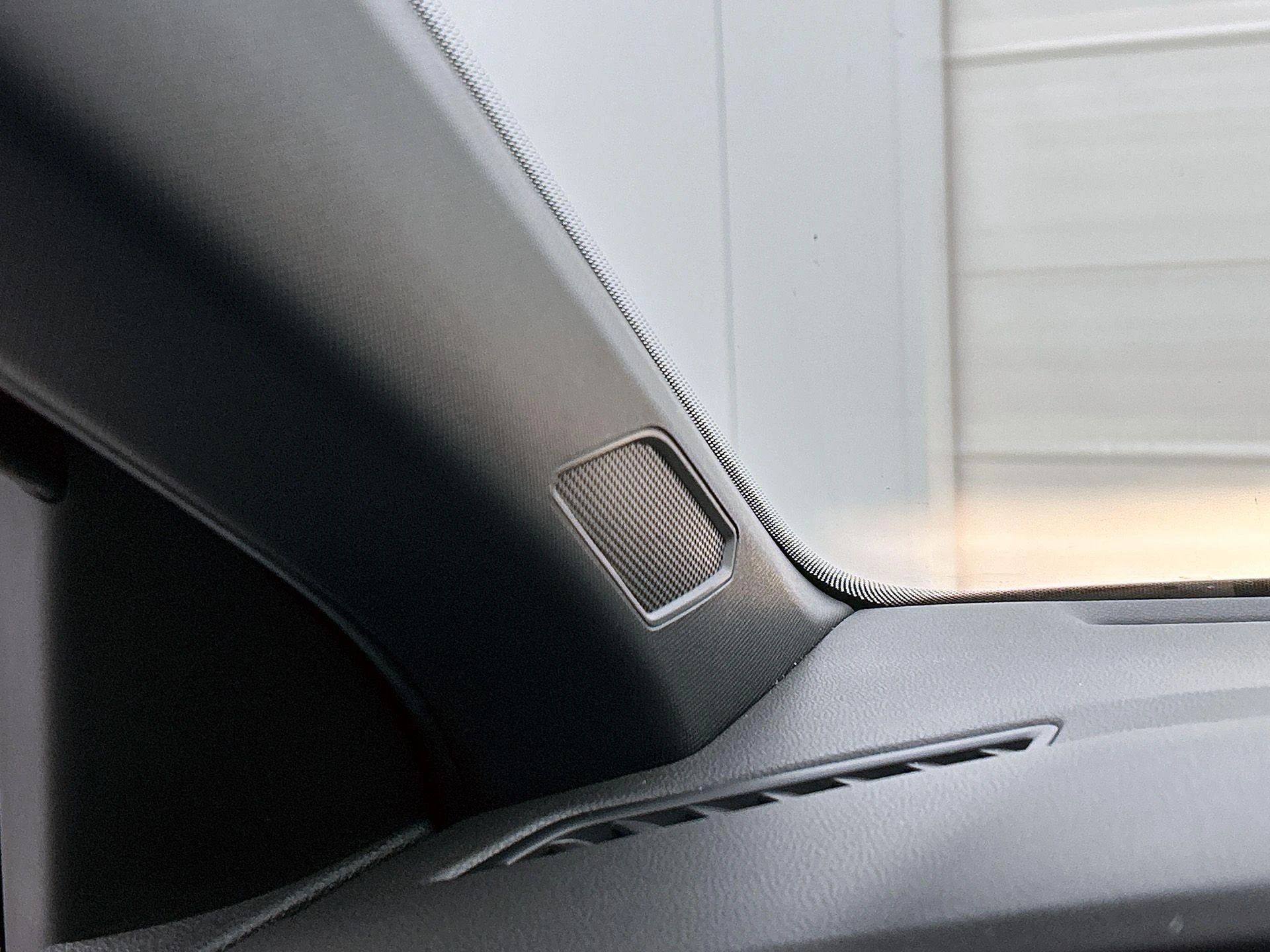 Volkswagen-Polo-image-13