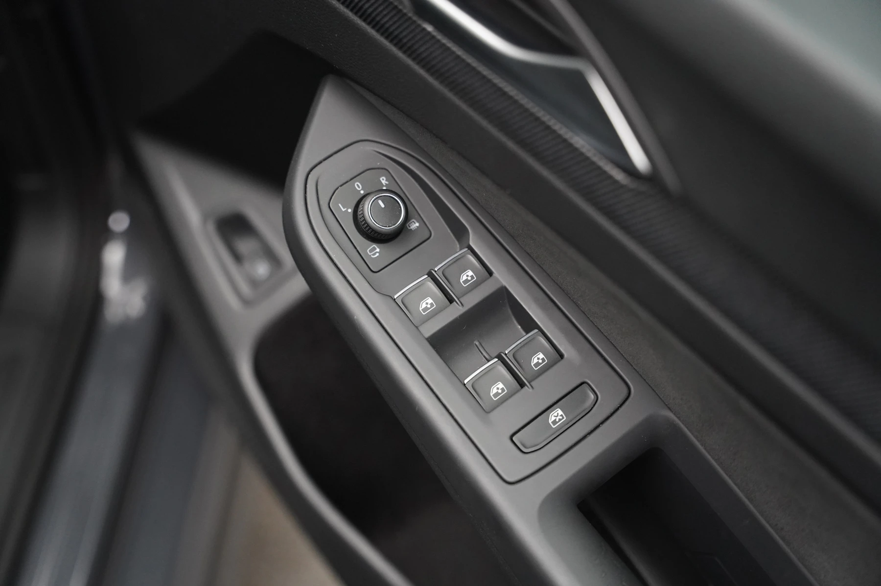 Volkswagen-Golf-image-20