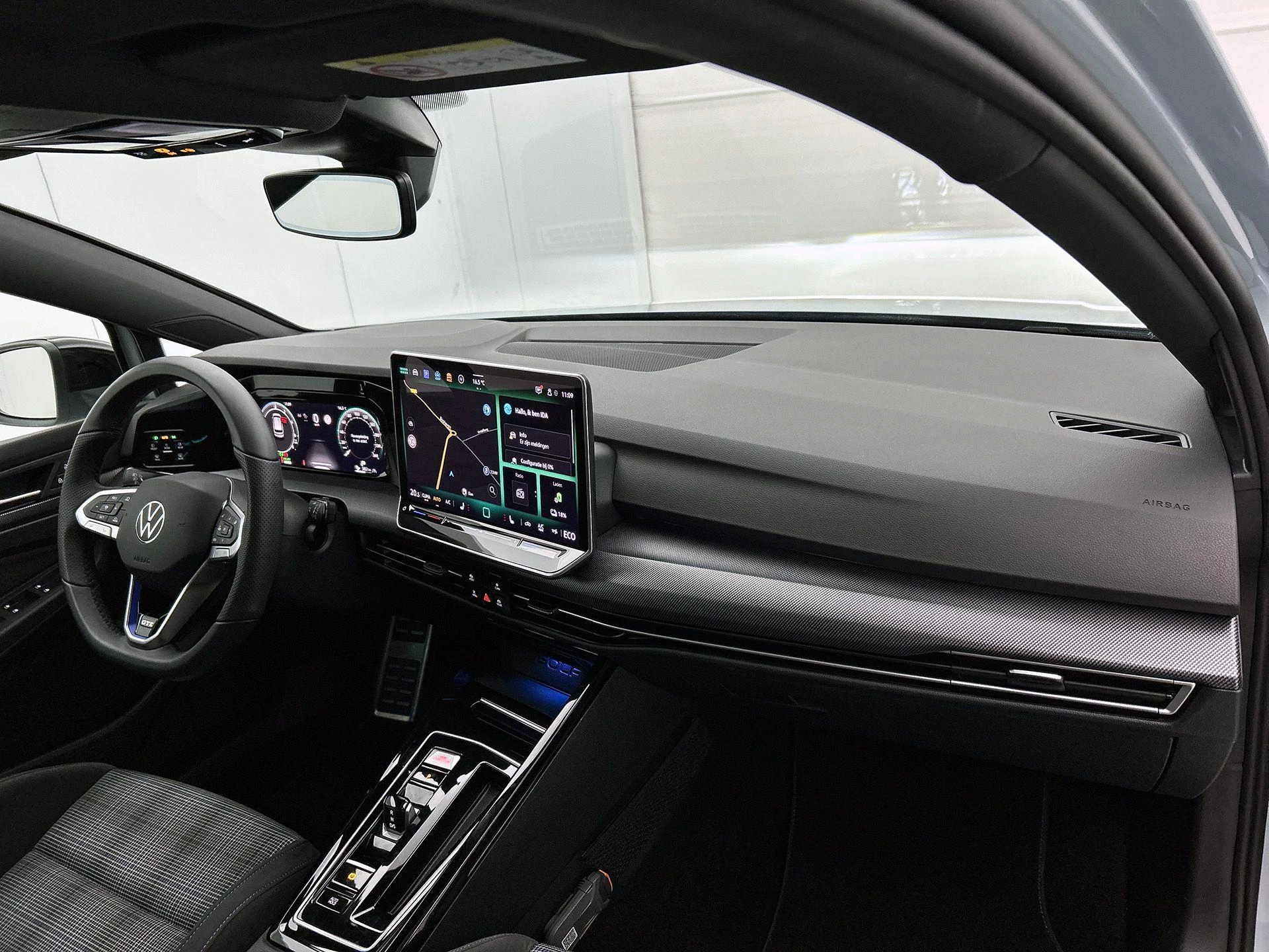 Volkswagen-Golf-image-19