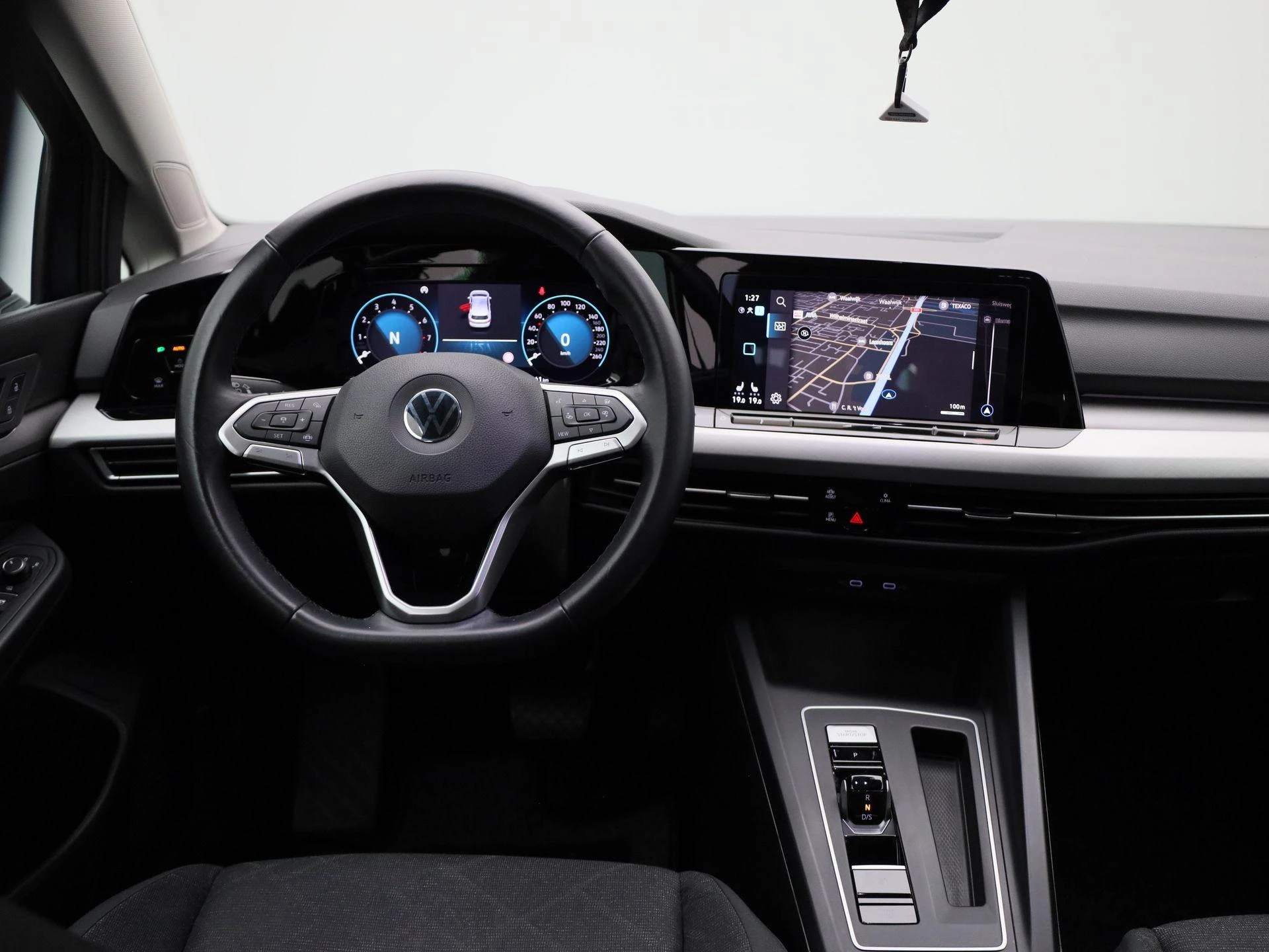 Volkswagen-Golf-image-6
