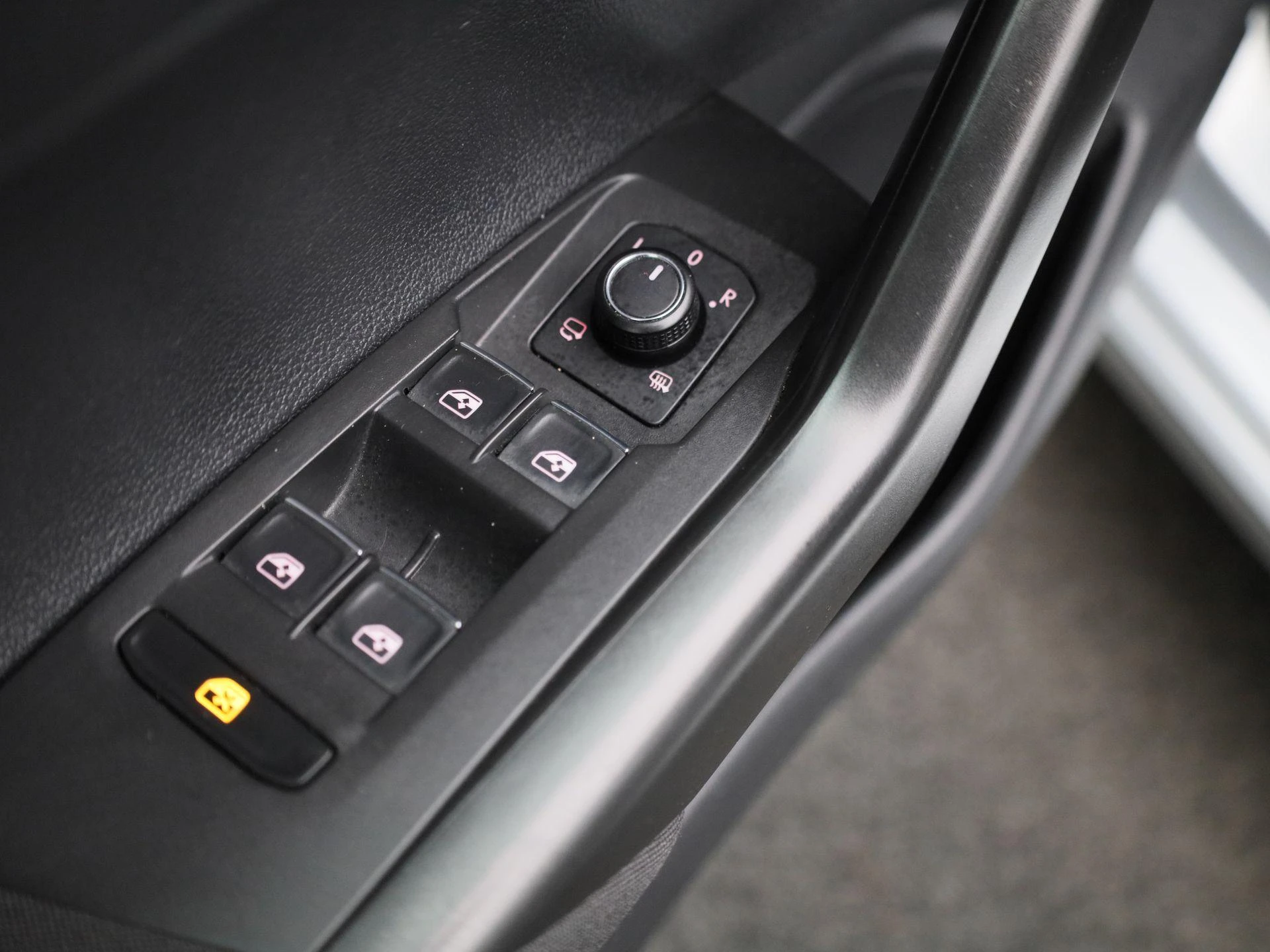 Volkswagen-Polo-image-28