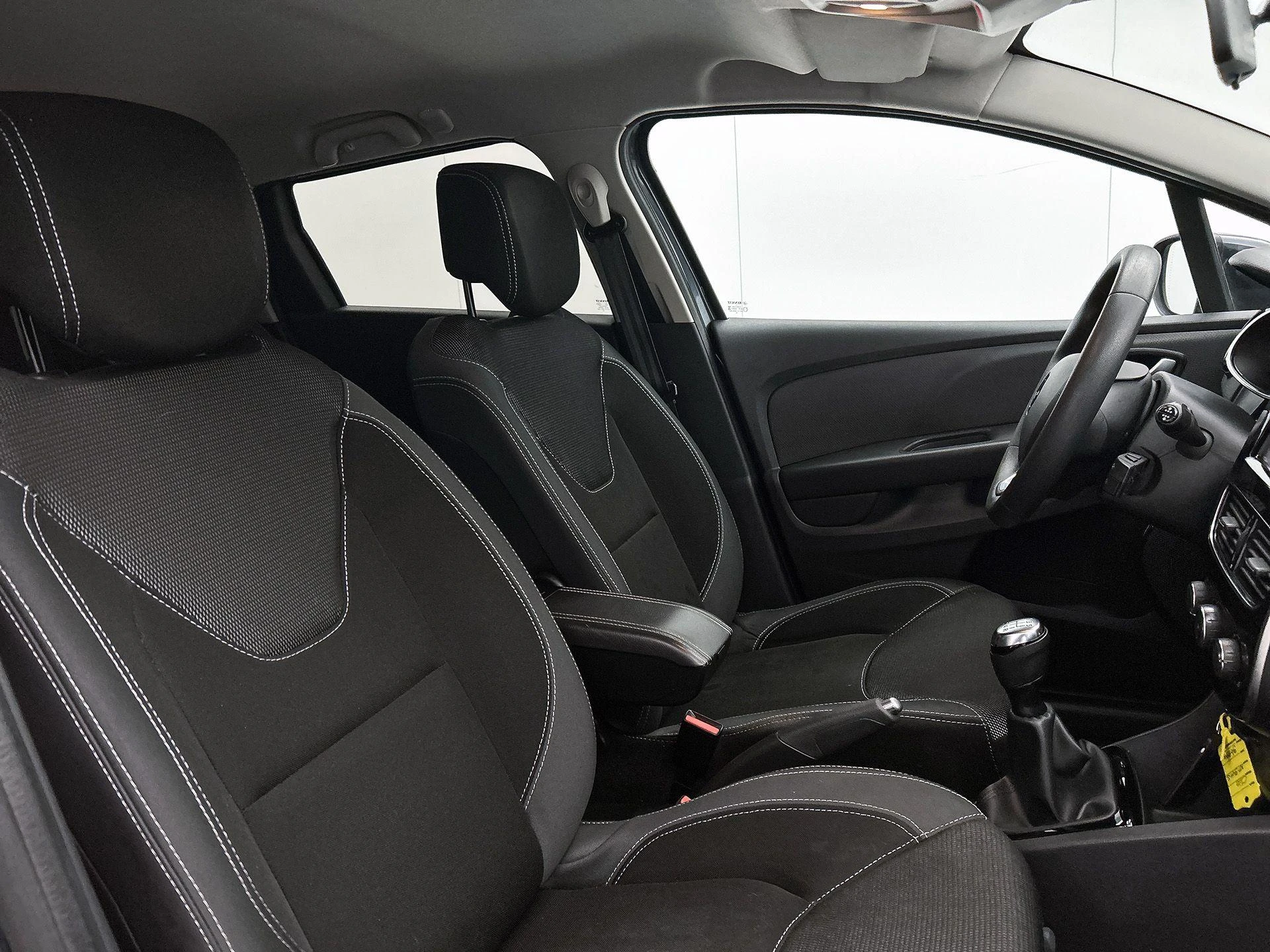 Renault-Clio-image-31