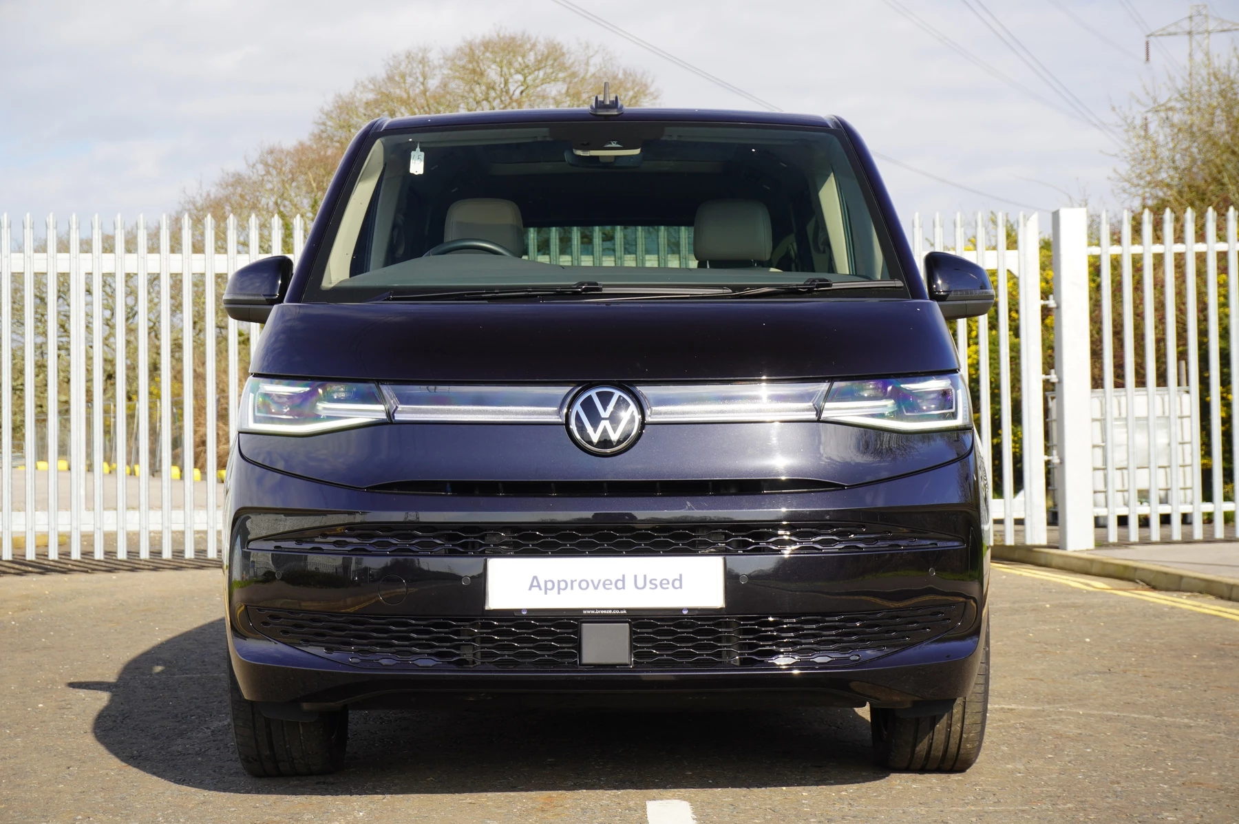 Volkswagen-Multivan-image-6