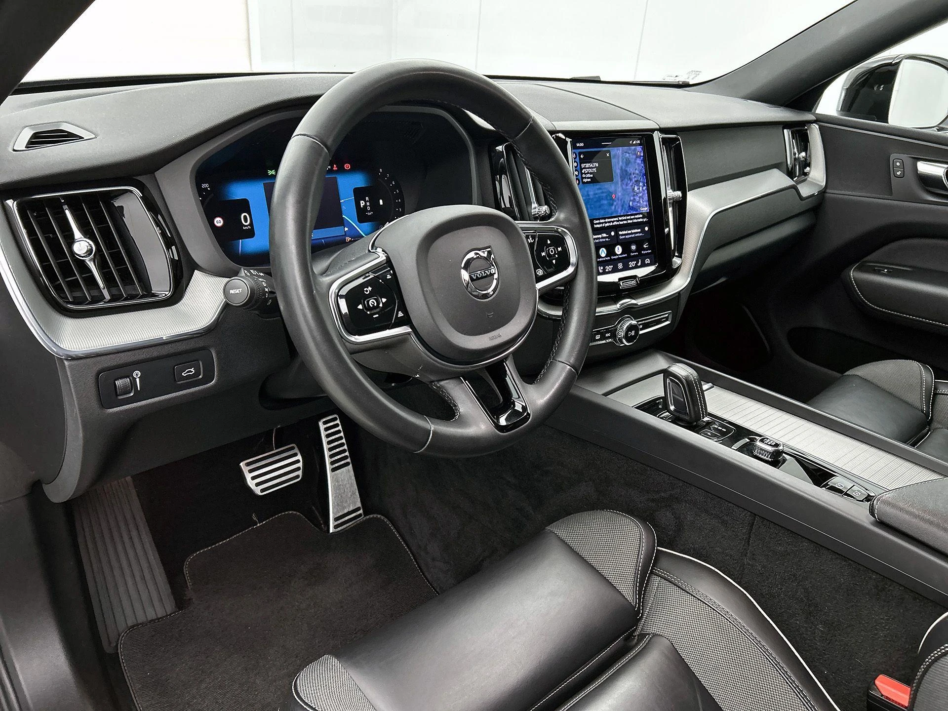 Volvo XC60 2.0 B4 R-Design