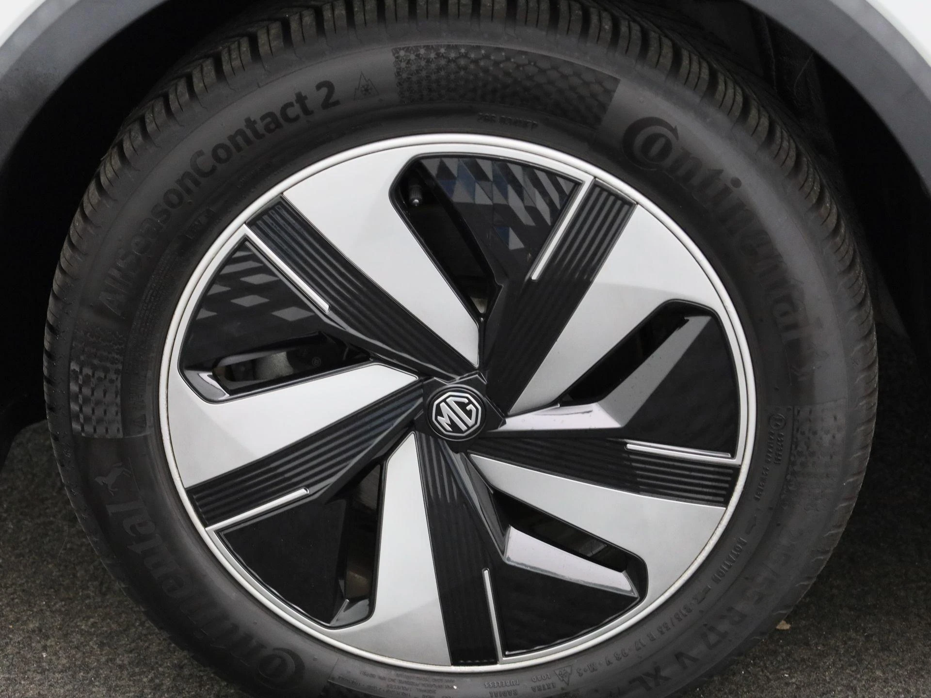 MG-ZS EV-image-12