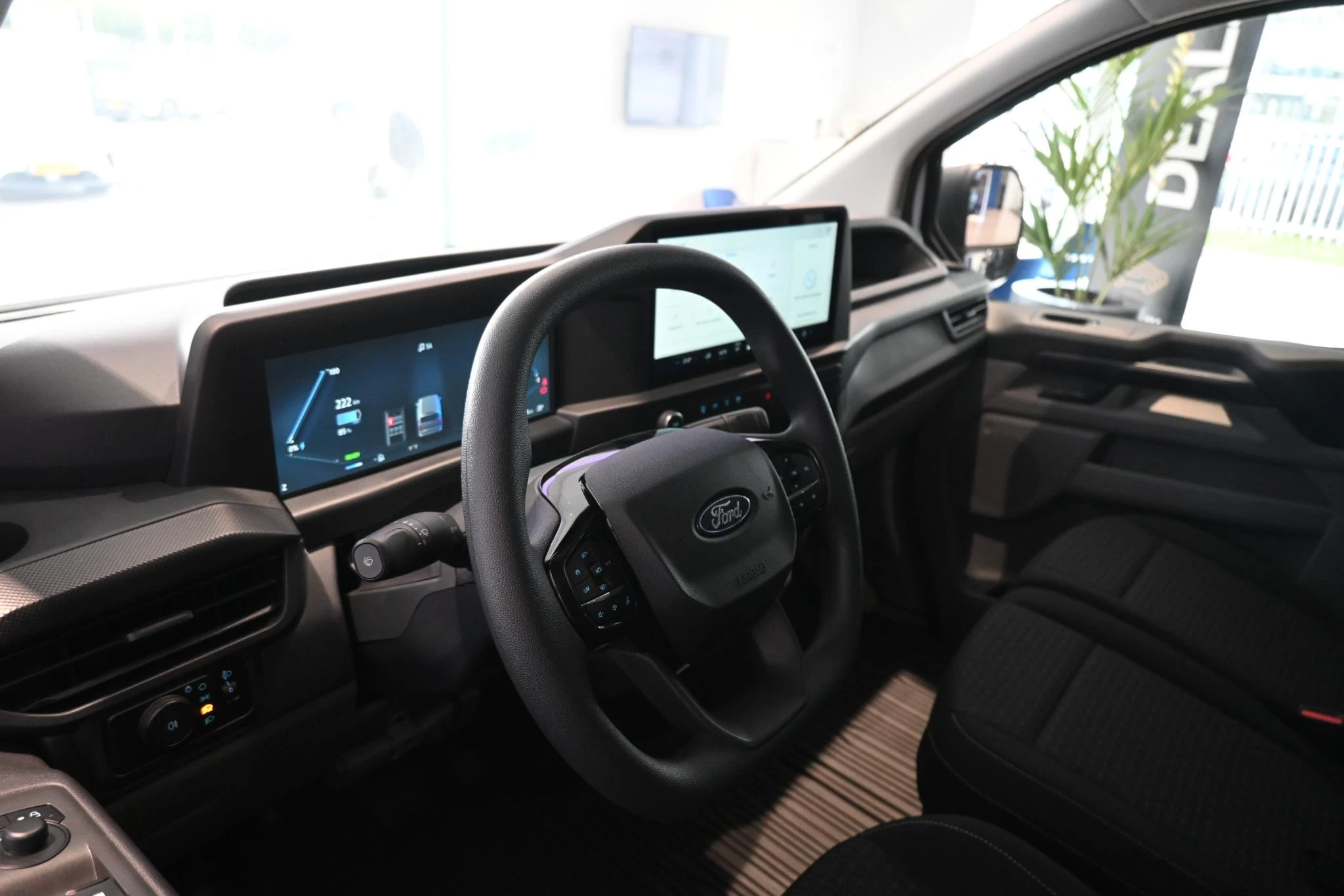 Ford-E-Transit Custom-image-11