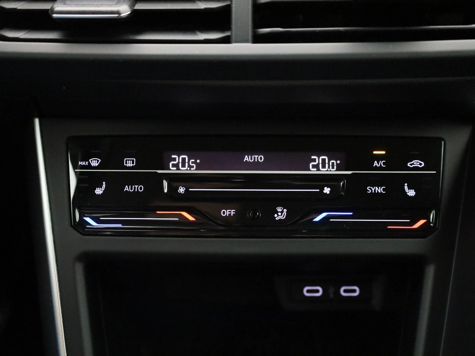 Volkswagen-Polo-image-16