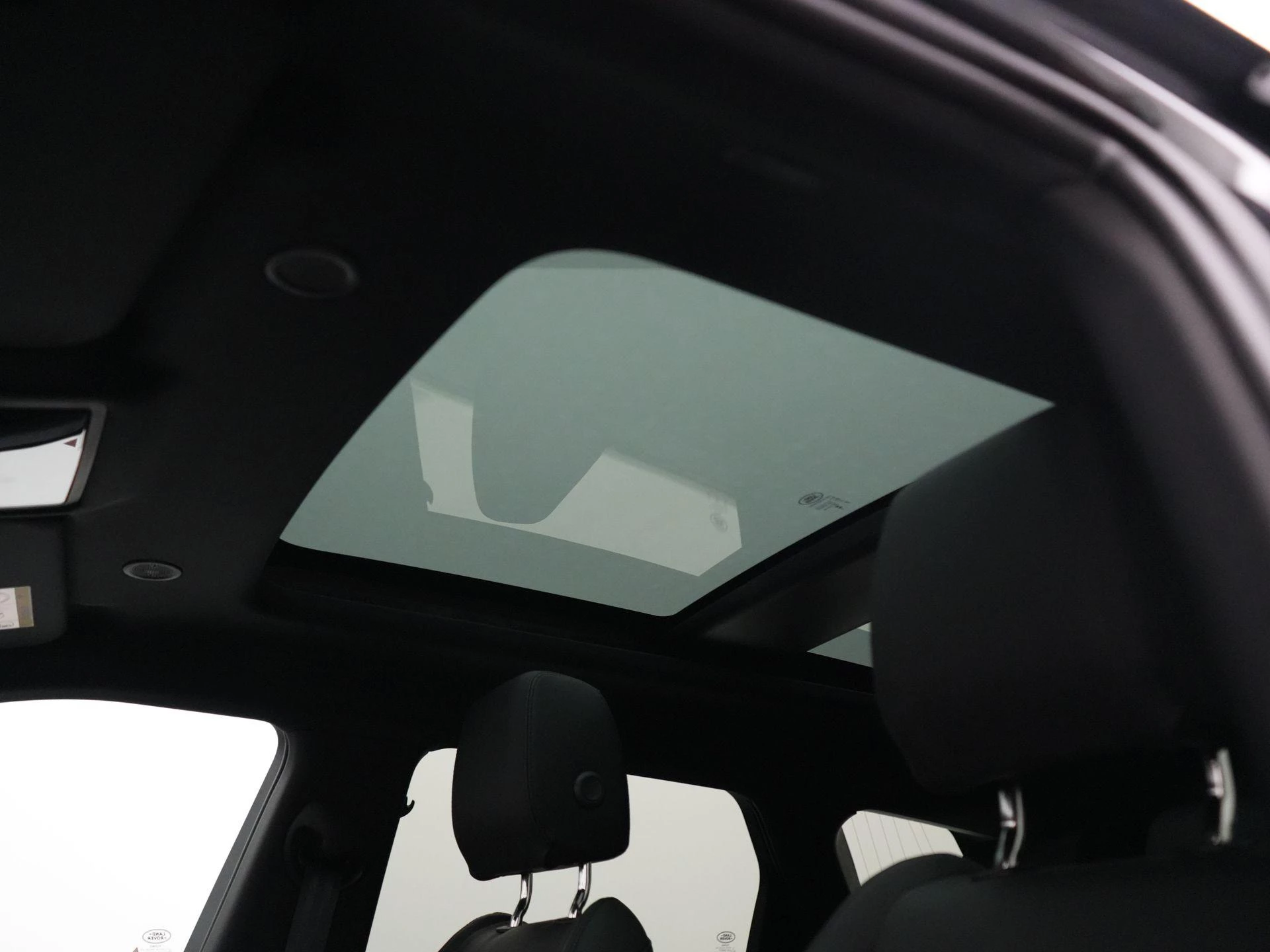 Land Rover-Range Rover Evoque-image-37