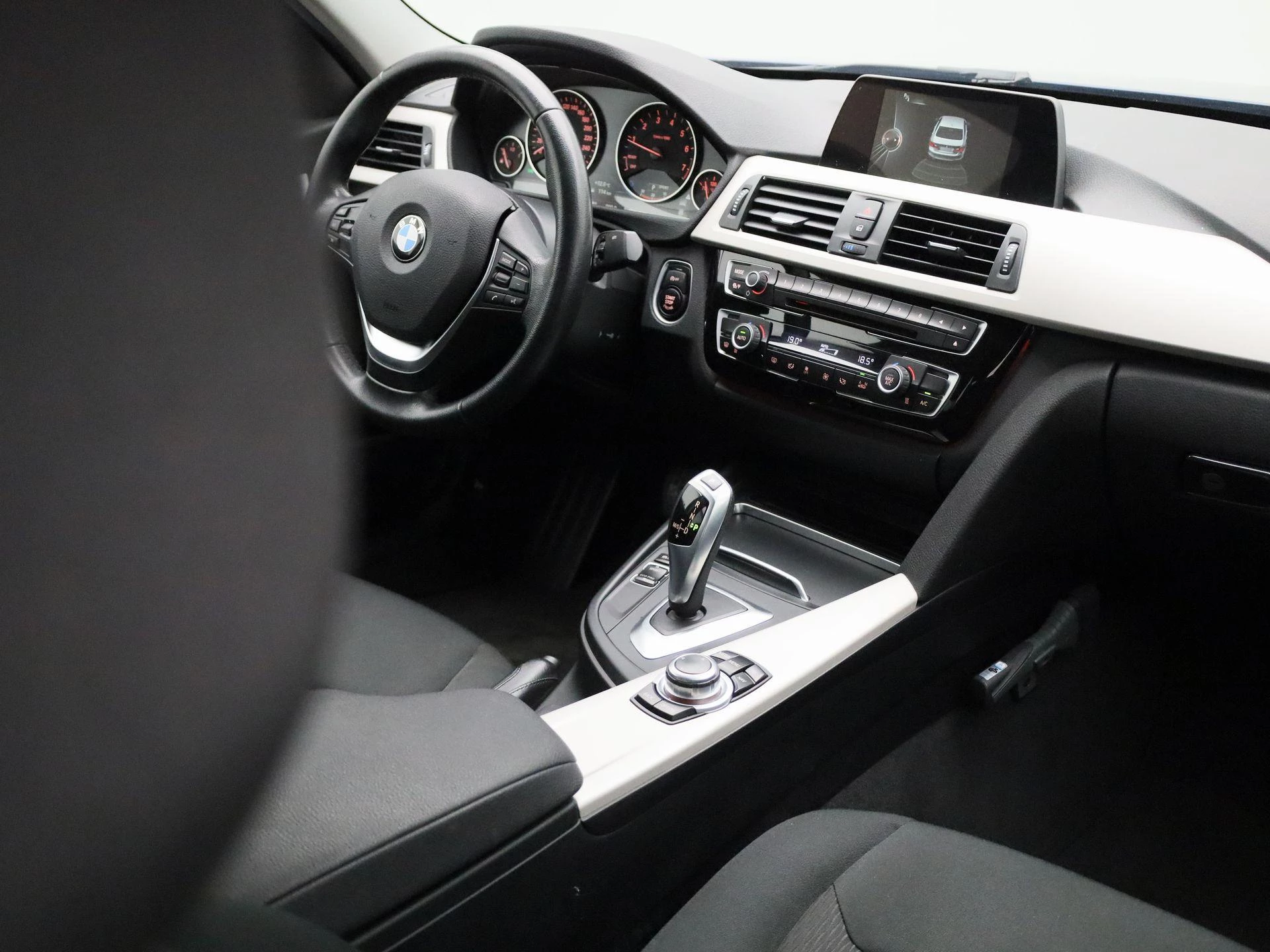 BMW-3 Serie-image-35