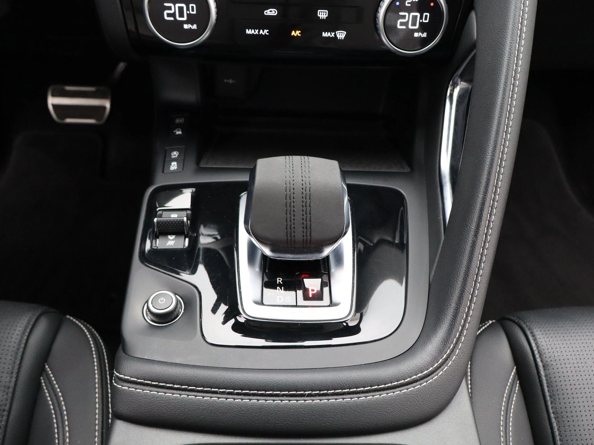 Jaguar-E-PACE-image-9