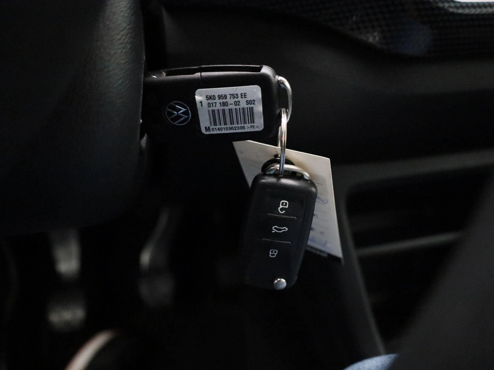 Volkswagen-up!-image-16
